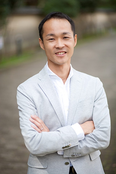 headshot of Takaya Terakawa