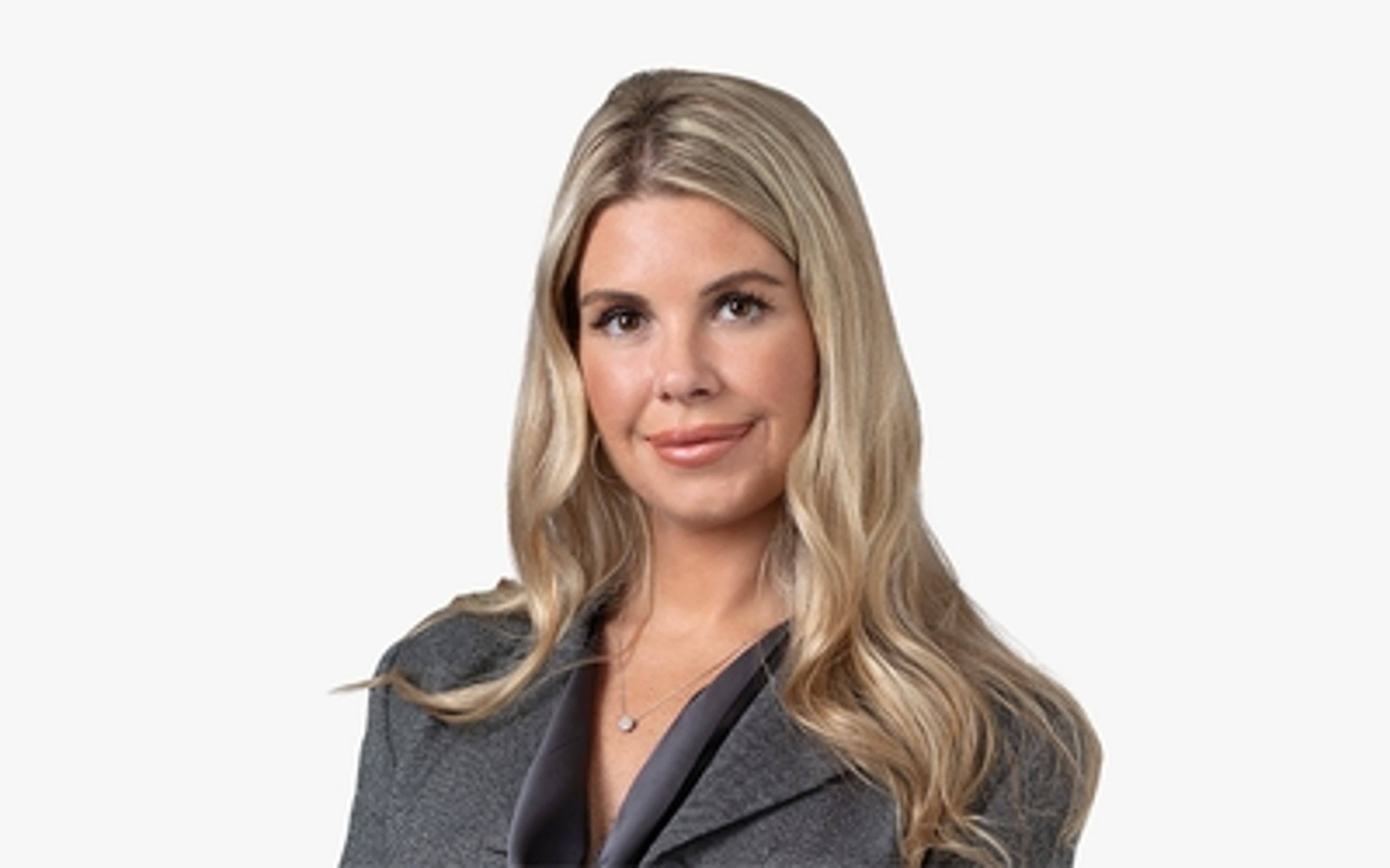 headshot of Pilar Arzuaga