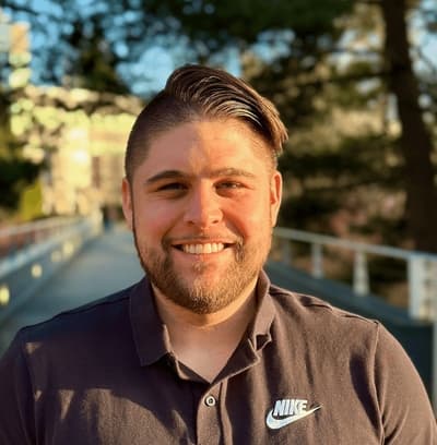 headshot of Jason Peterson