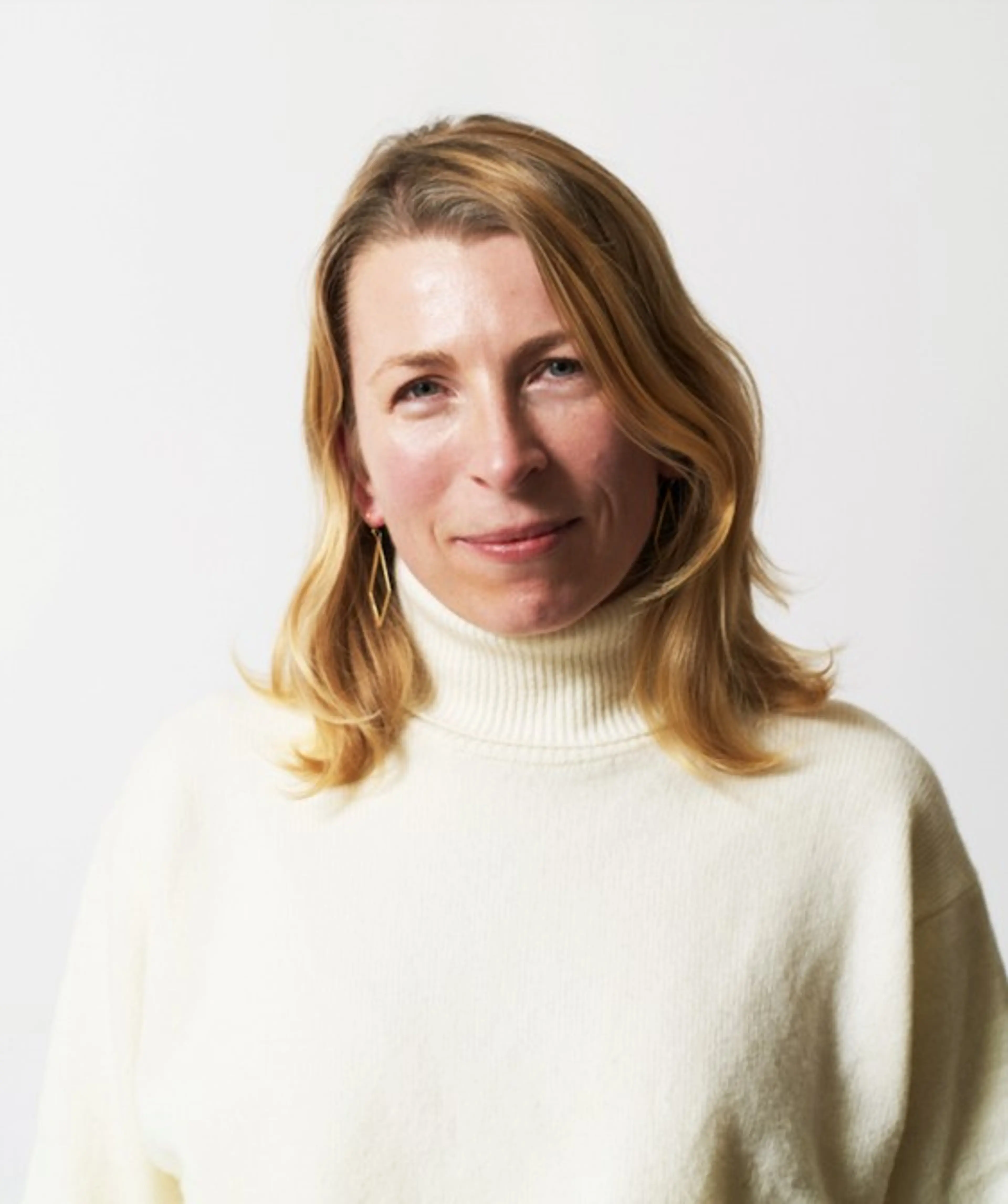 headshot of Leanda Barrington-Leach