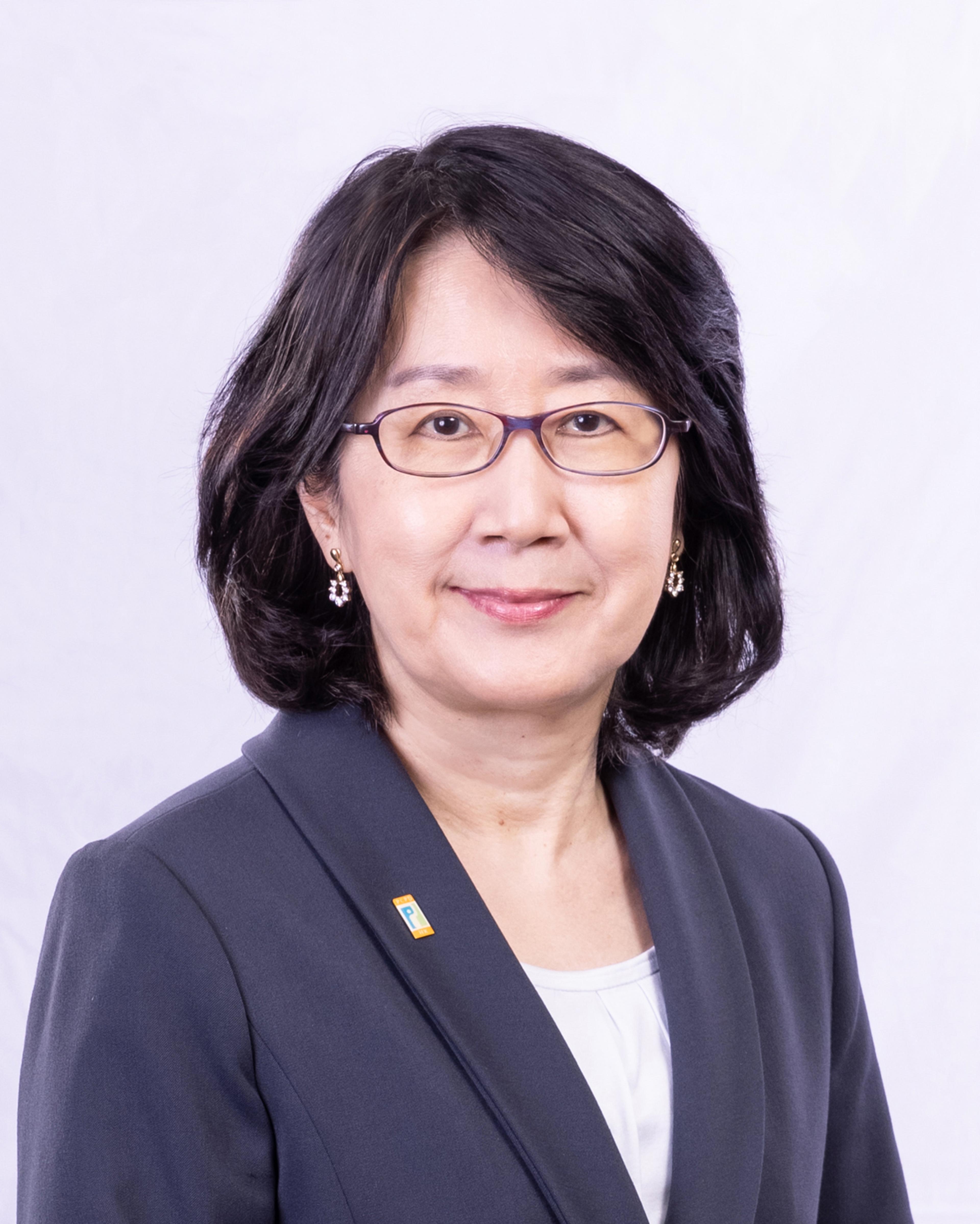 headshot of Ada Chung