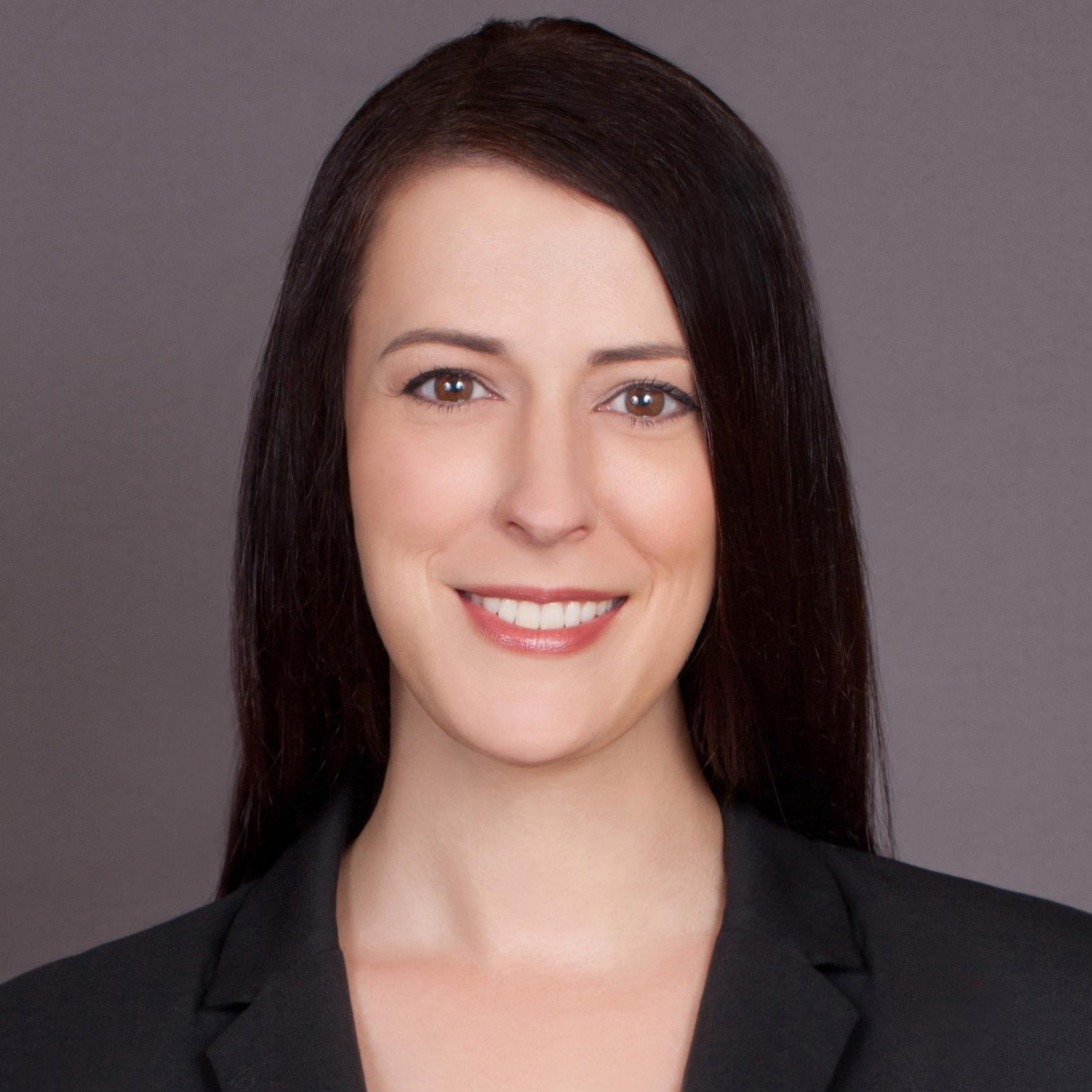 headshot of Shanna Pearce