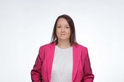 headshot of Samantha Munro