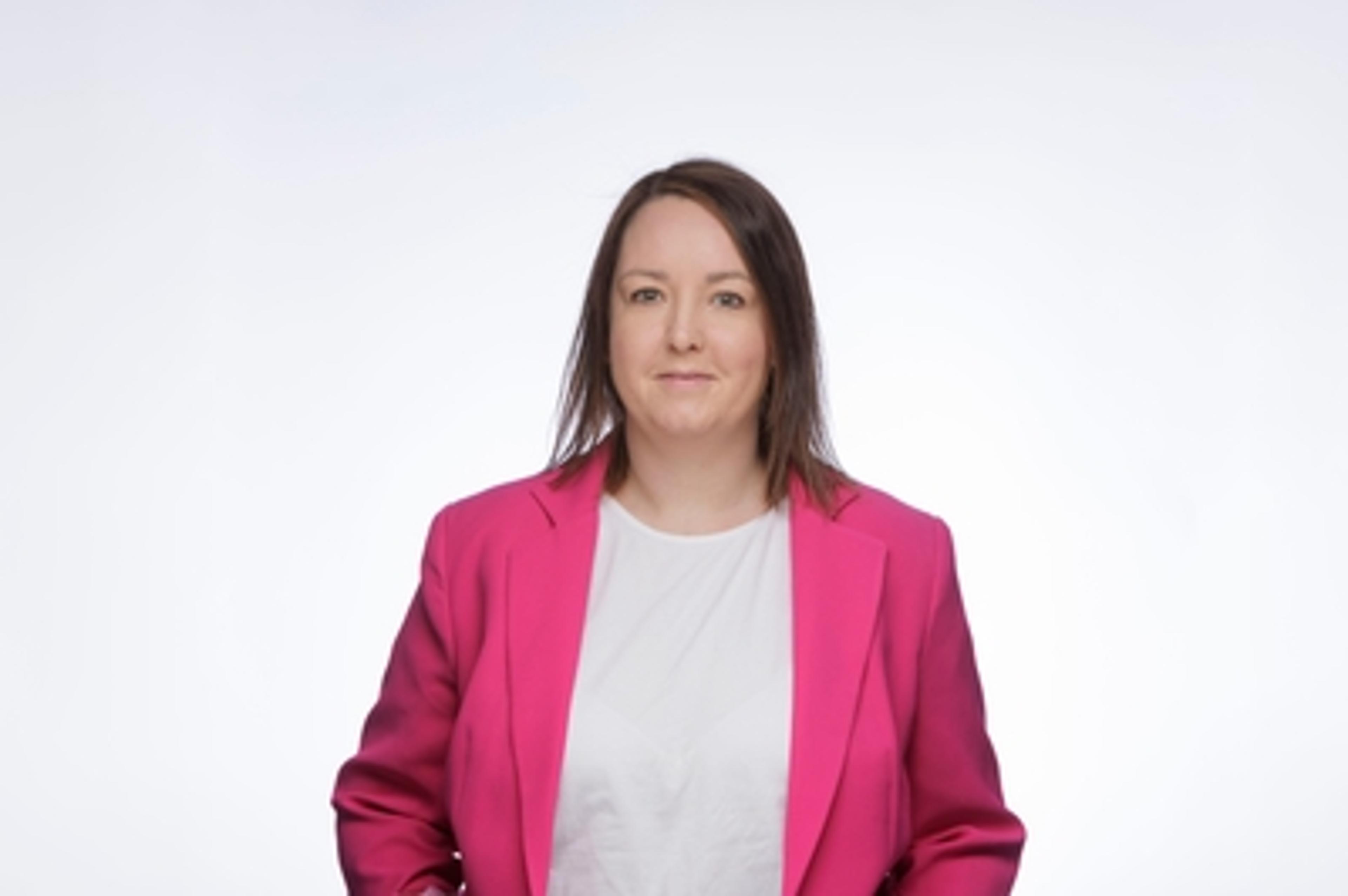 headshot of Samantha Munro