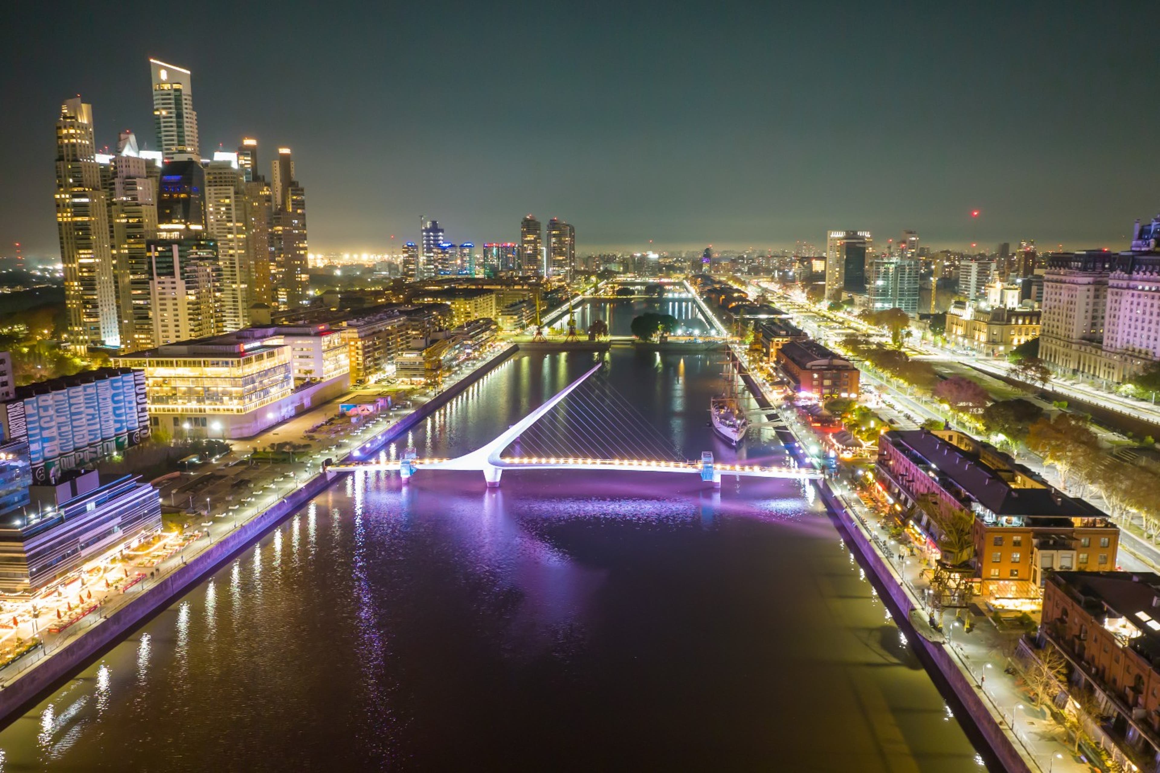 buenos-aires-argentina-bridge-datatransfer-102423.jpg
