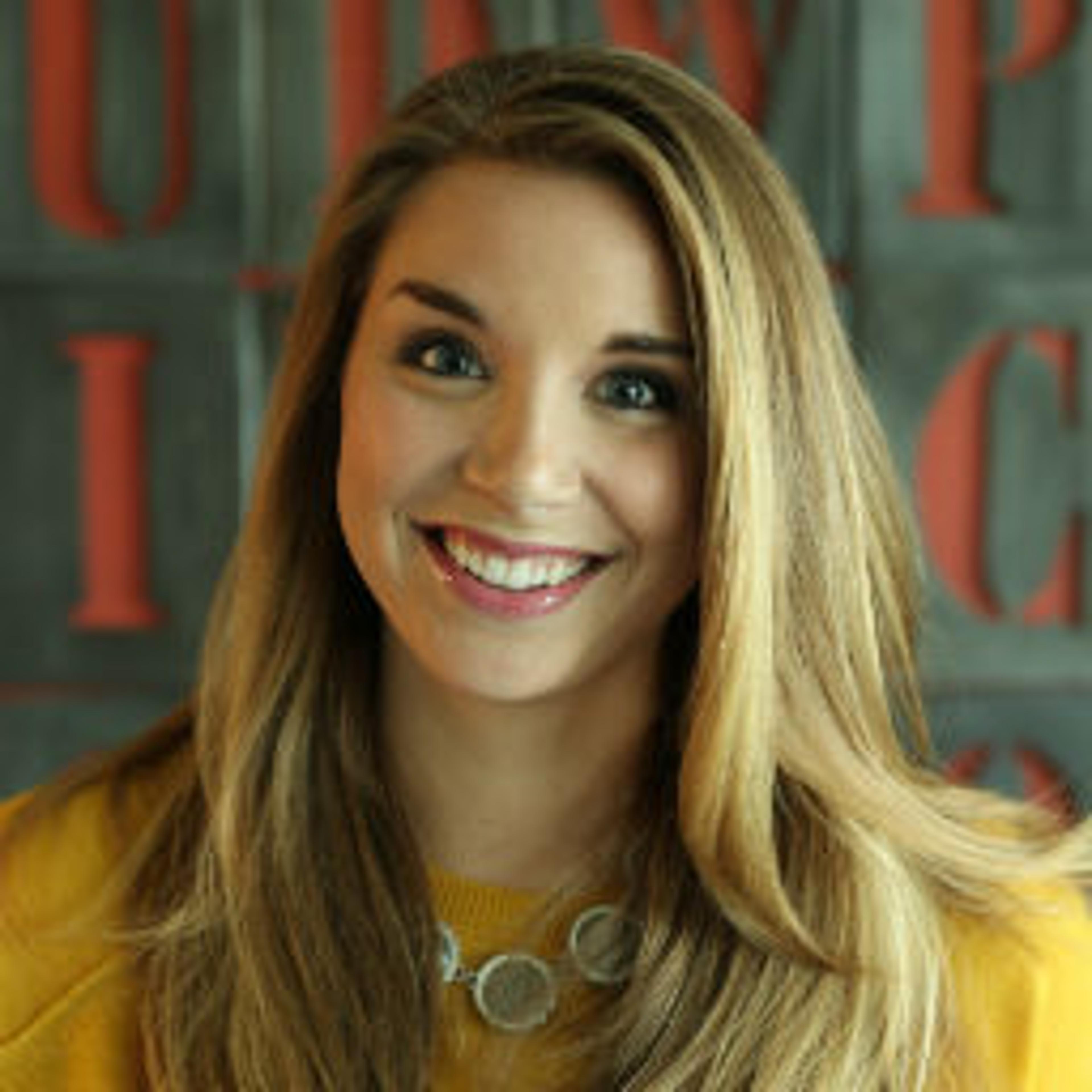 headshot of Arielle Brown