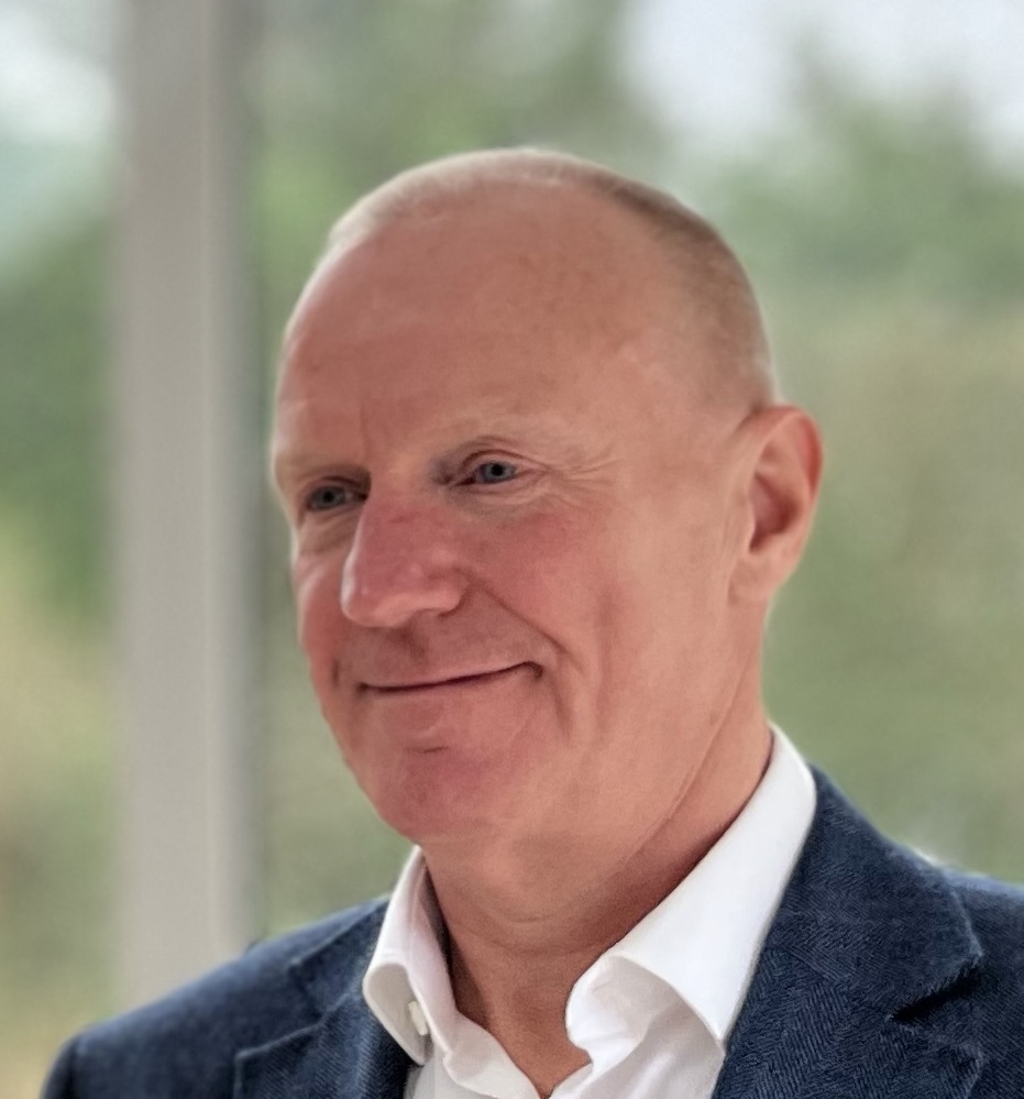 headshot of Simon Hodgkinson