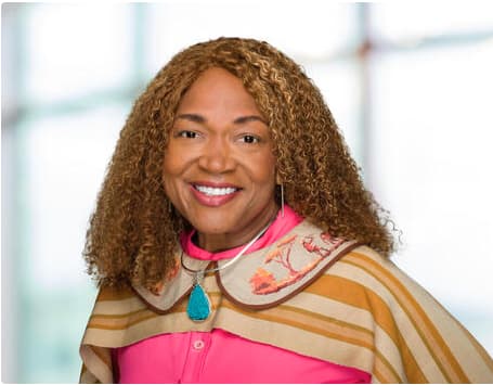 headshot of Deon Woods Bell