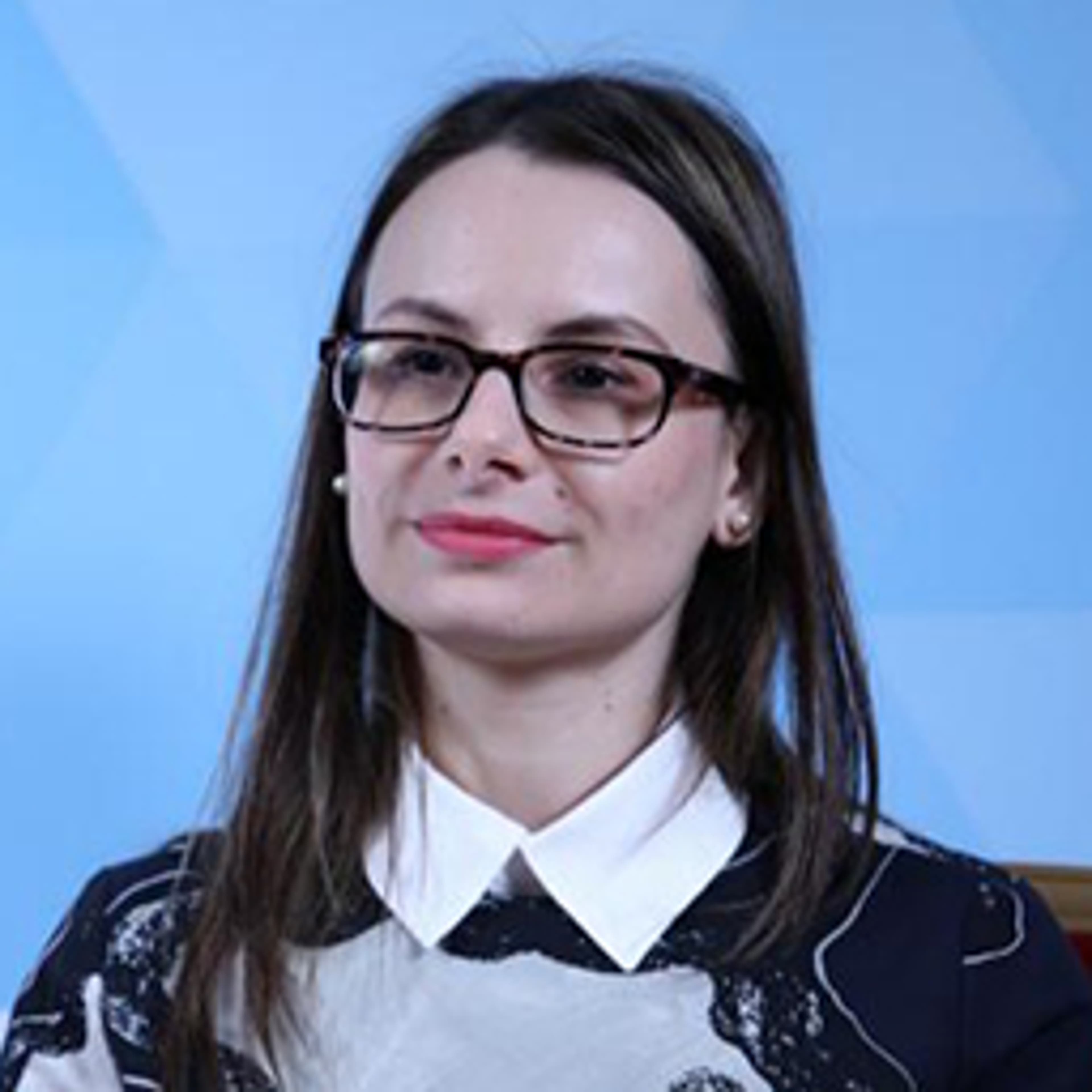 headshot of Petruta Pirvan