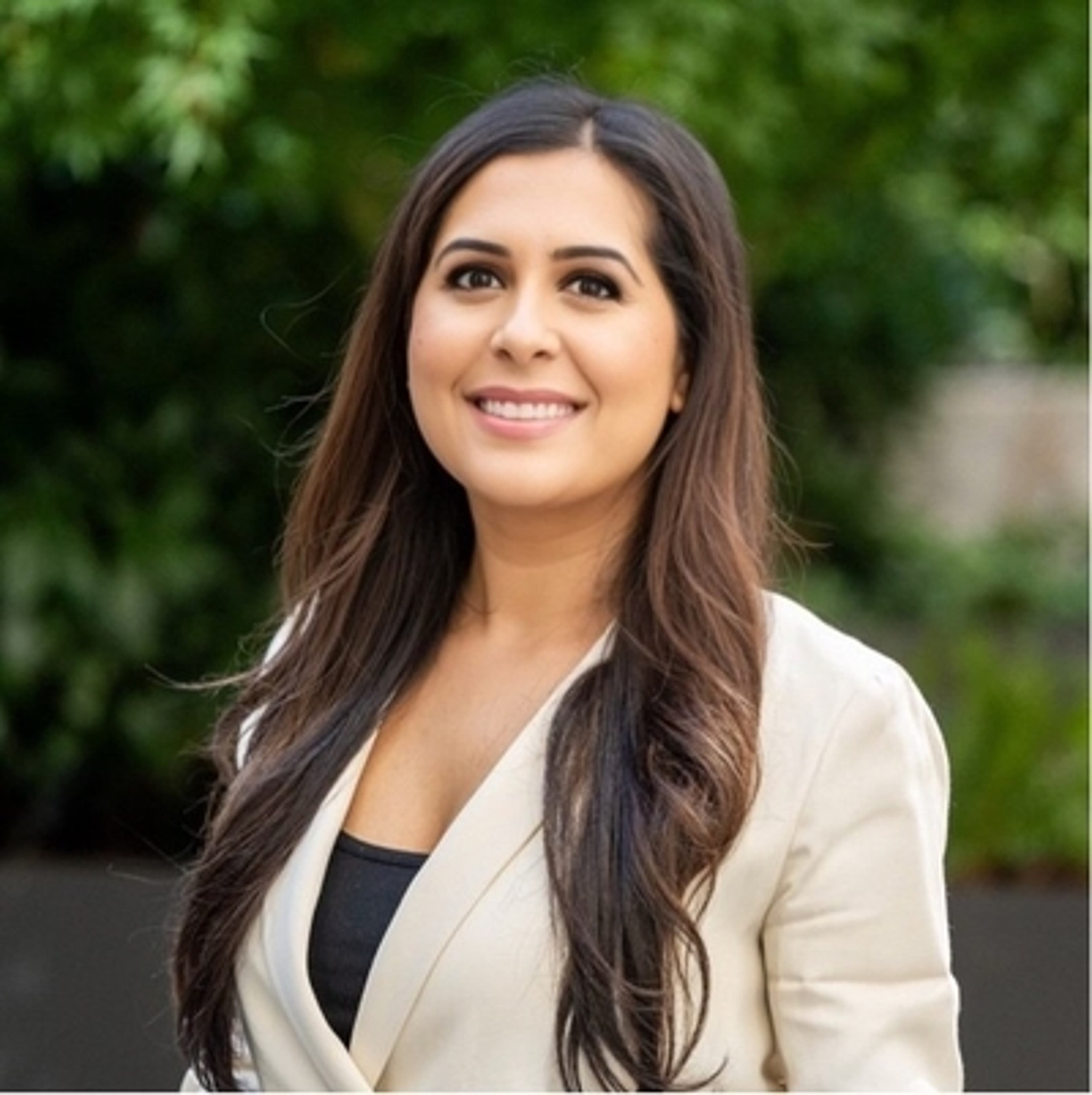 headshot of Halak Shrivastava