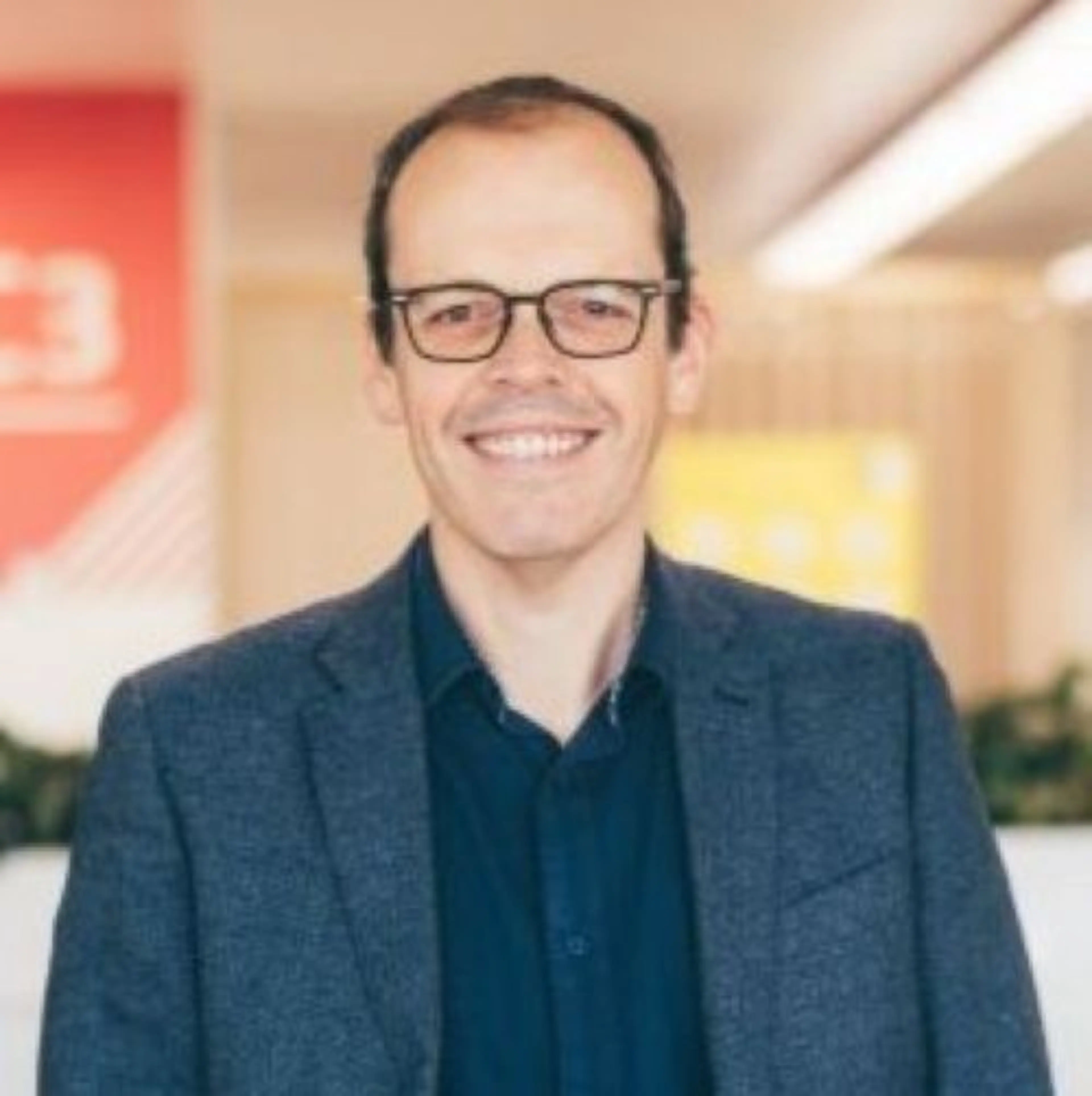 headshot of Mark Bunting