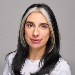 headshot of Beatrice Botti