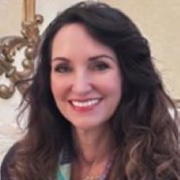 headshot of Katrina Destrée