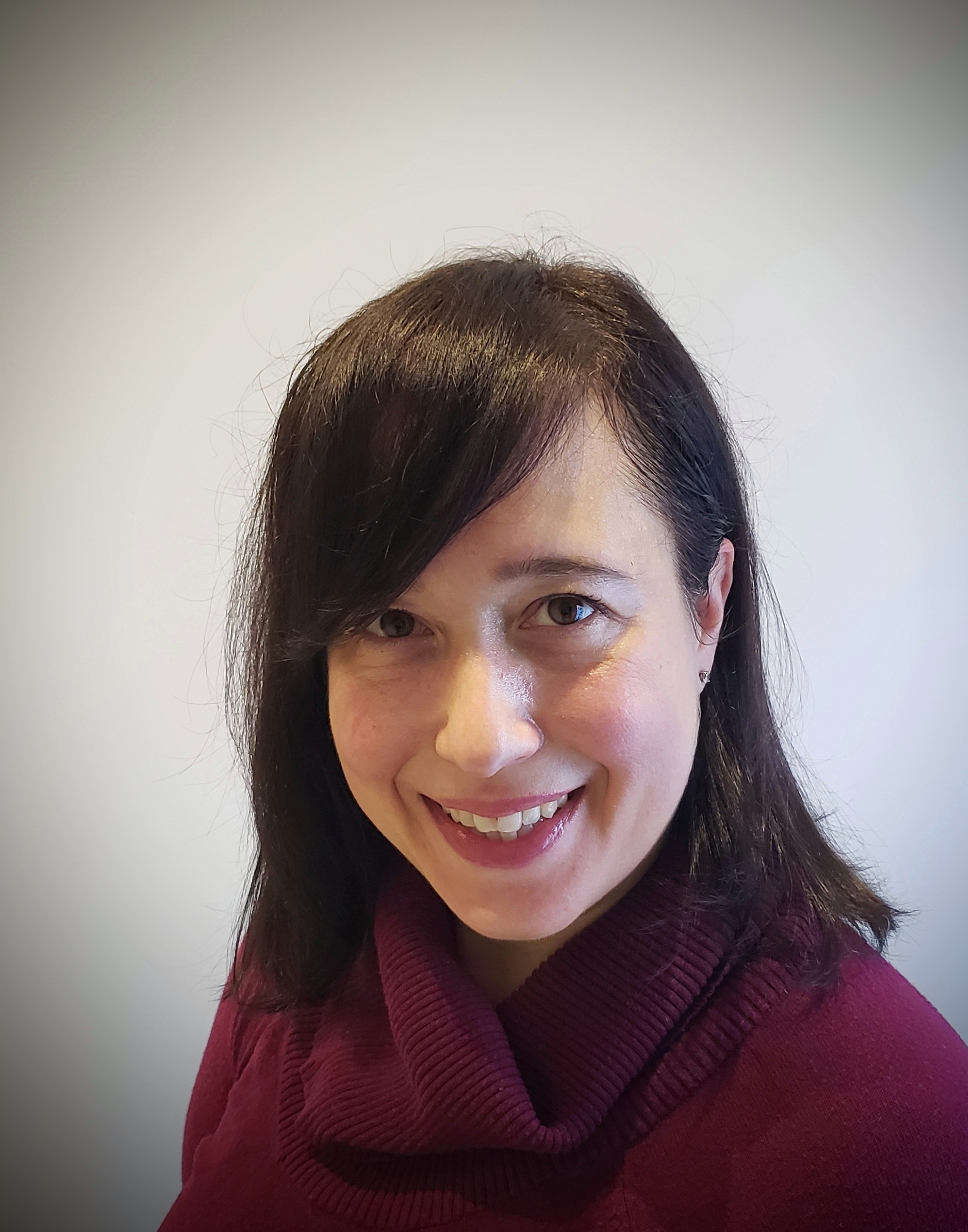 headshot of Julia Szadkowski