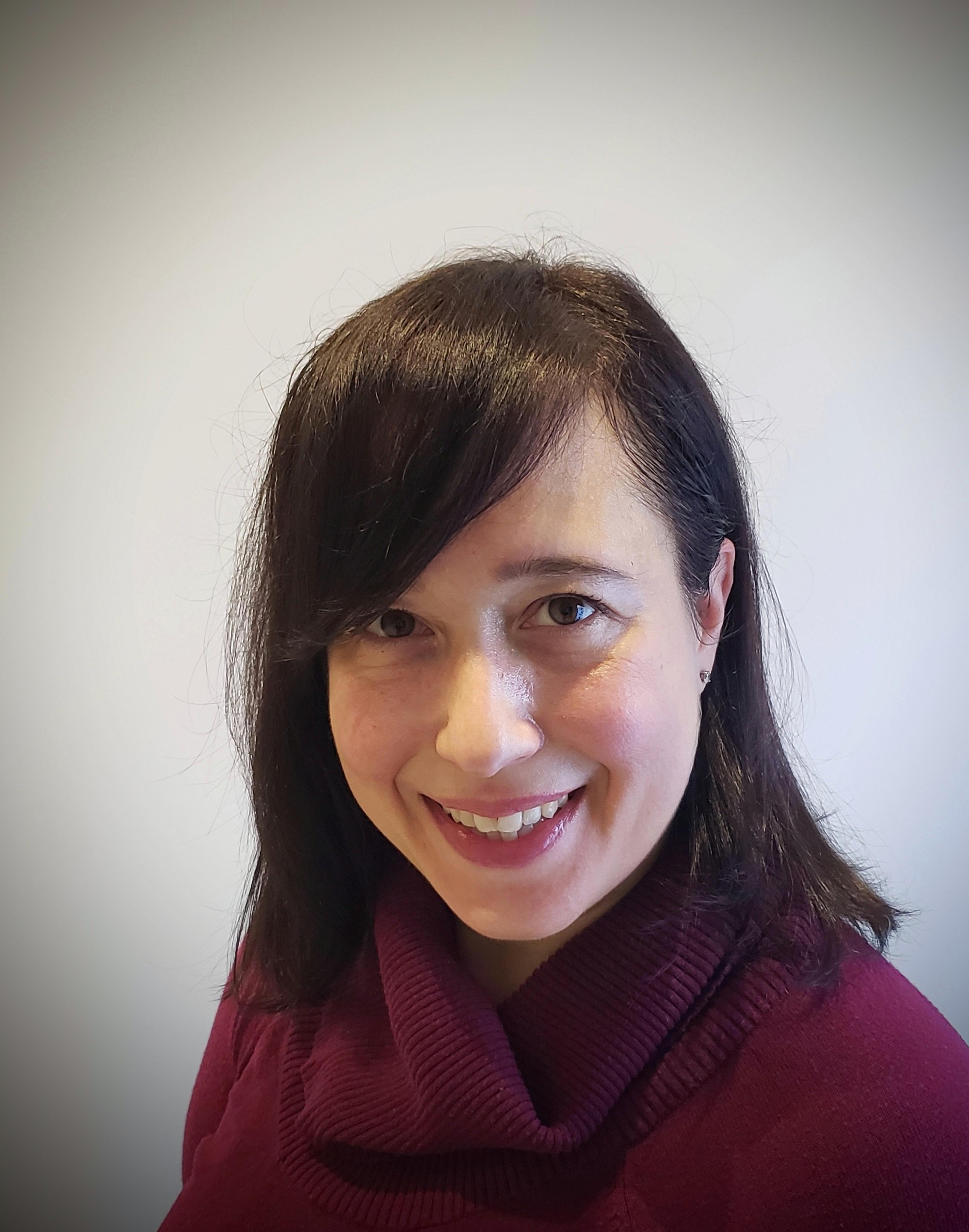 headshot of Julia Szadkowski