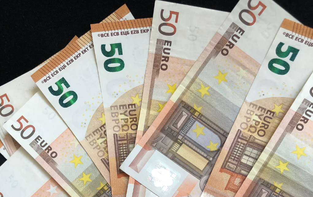euros-bills-money-finance.png