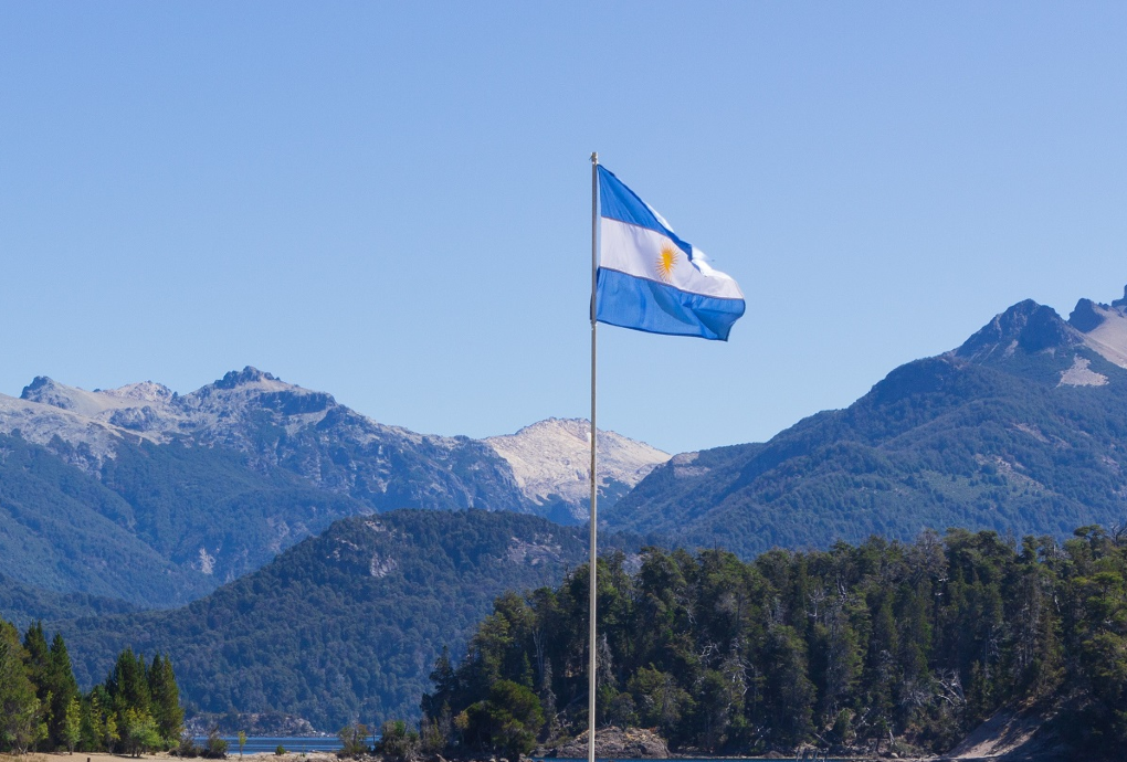 Argentina_flag_mountains-latam.png