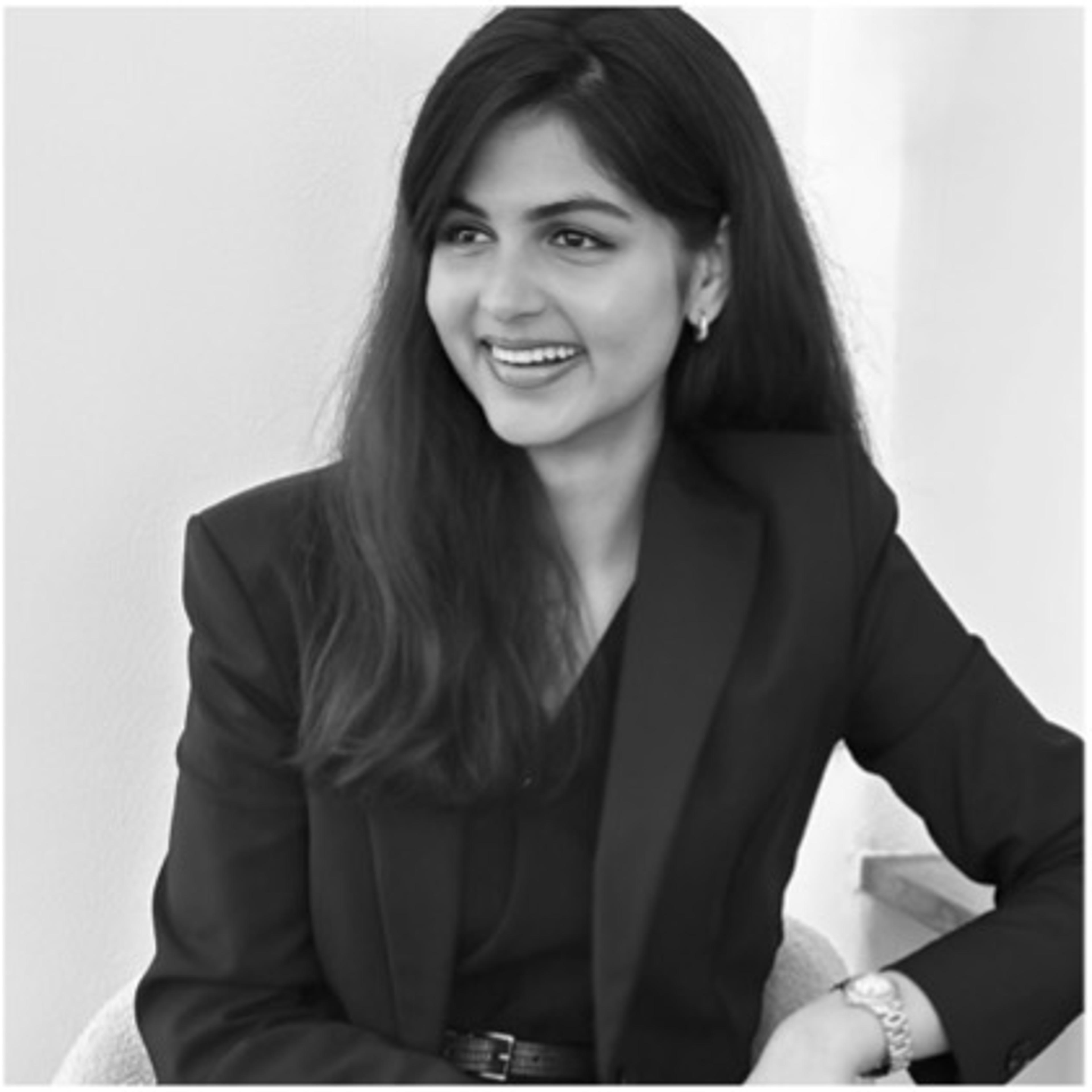 headshot of Vibha Mohan