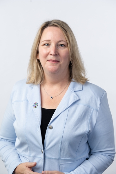 headshot of Pamela Snively