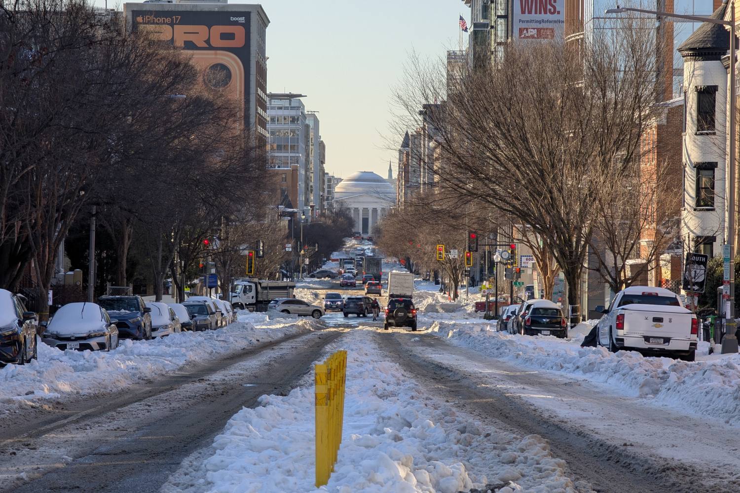 snowy-street-dc-viewfromdc-cobunzweifelkeegan-020626.jpg