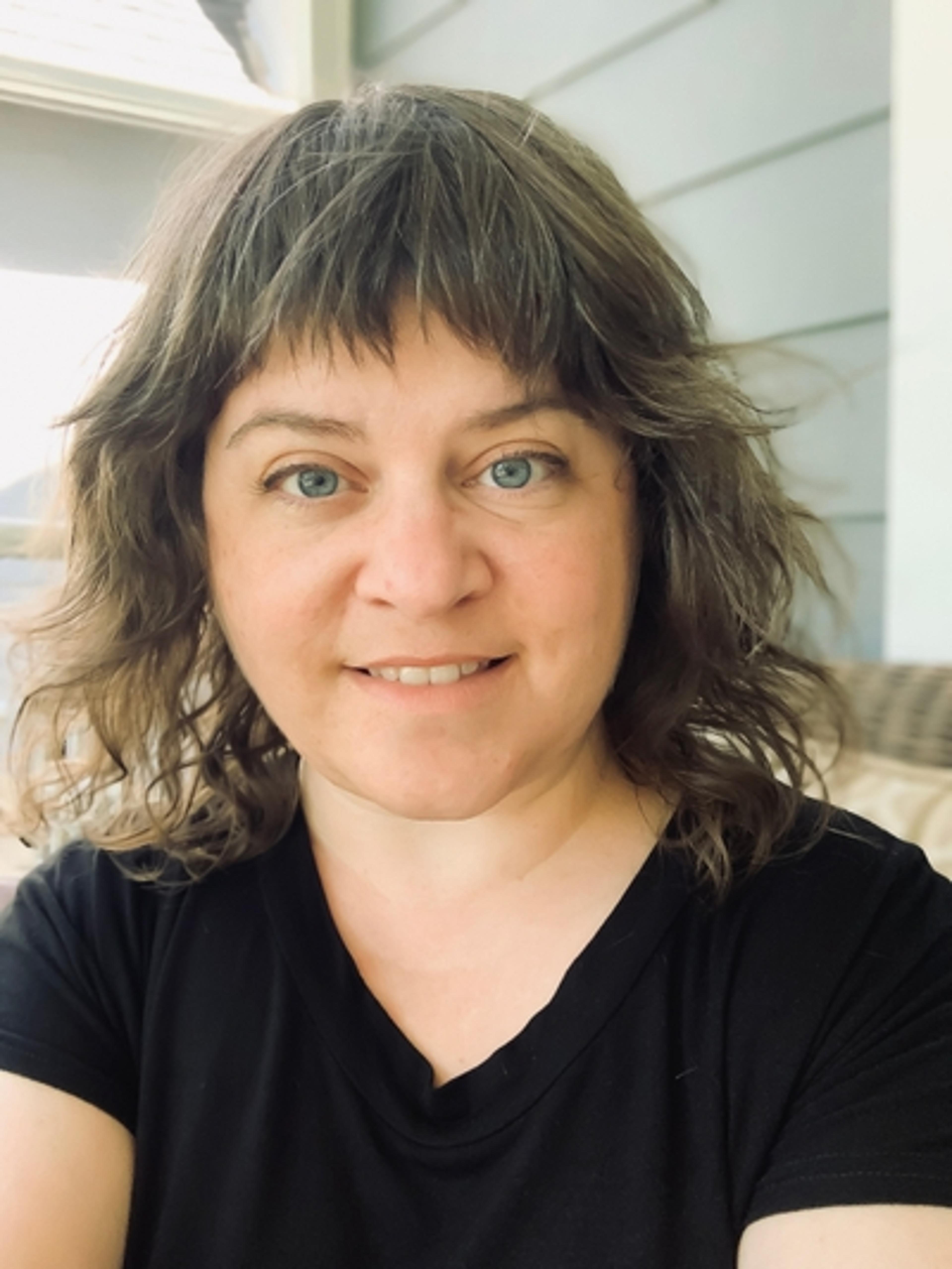 headshot of Denise Jones