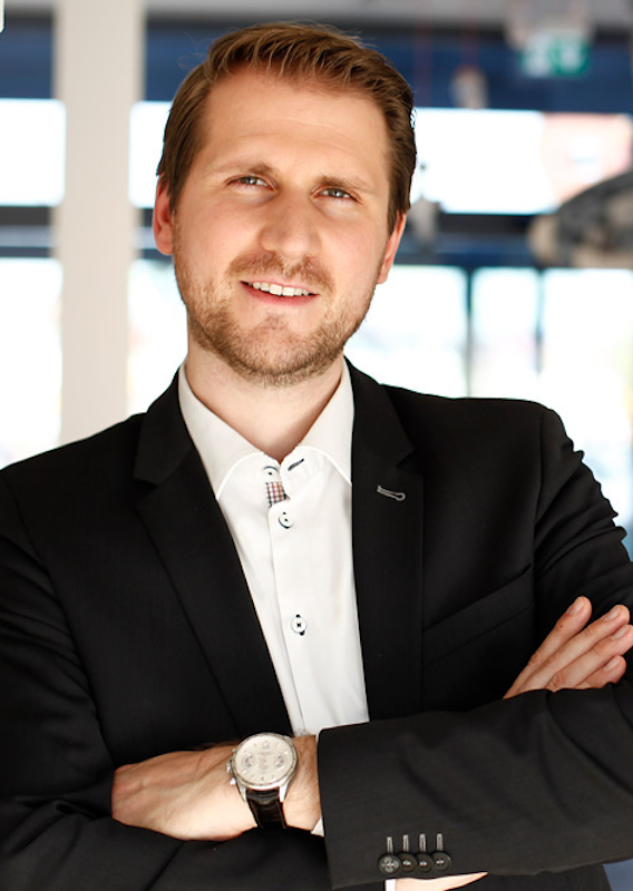 headshot of Christoph Bausewein