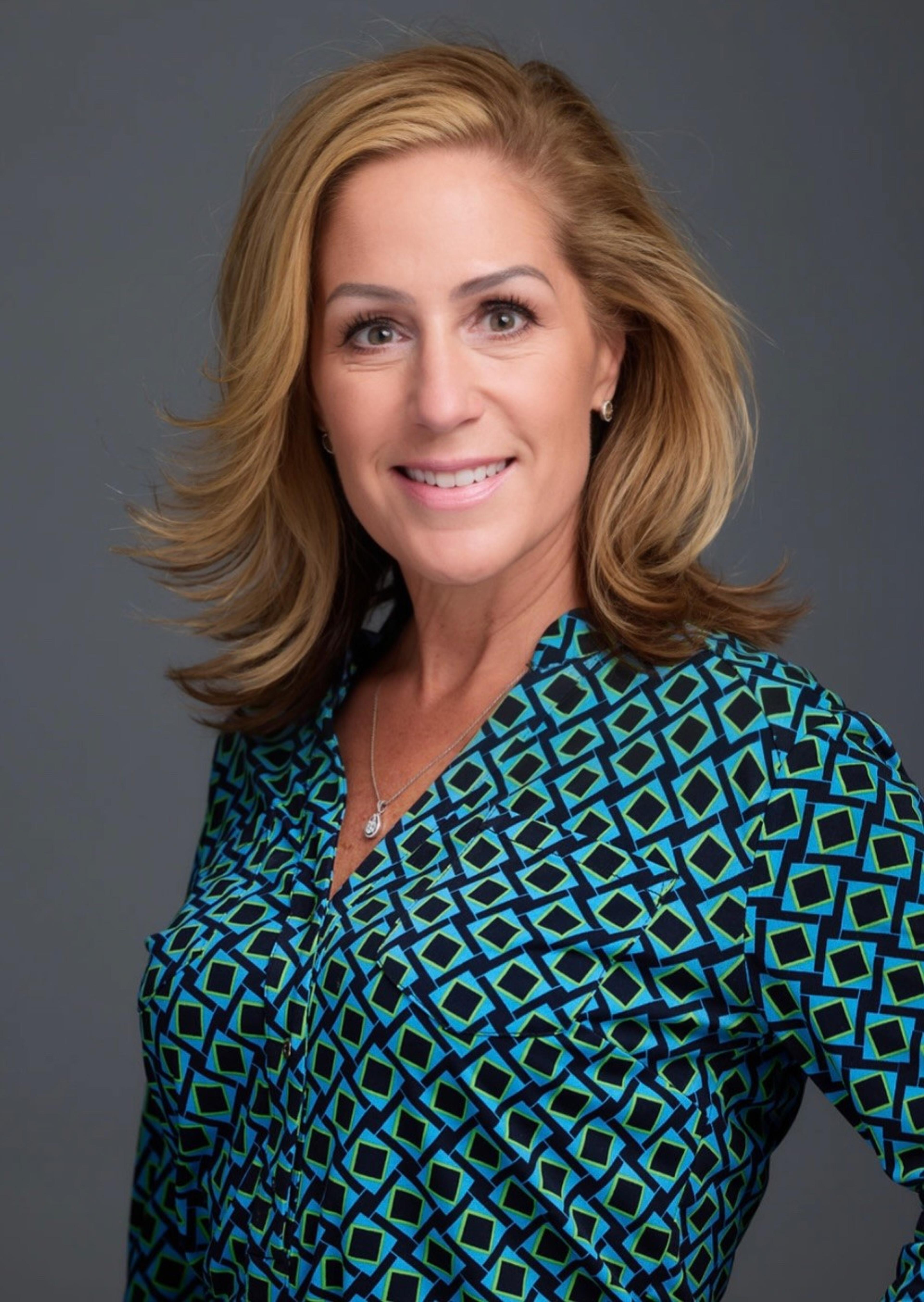 headshot of Lorri Andrews