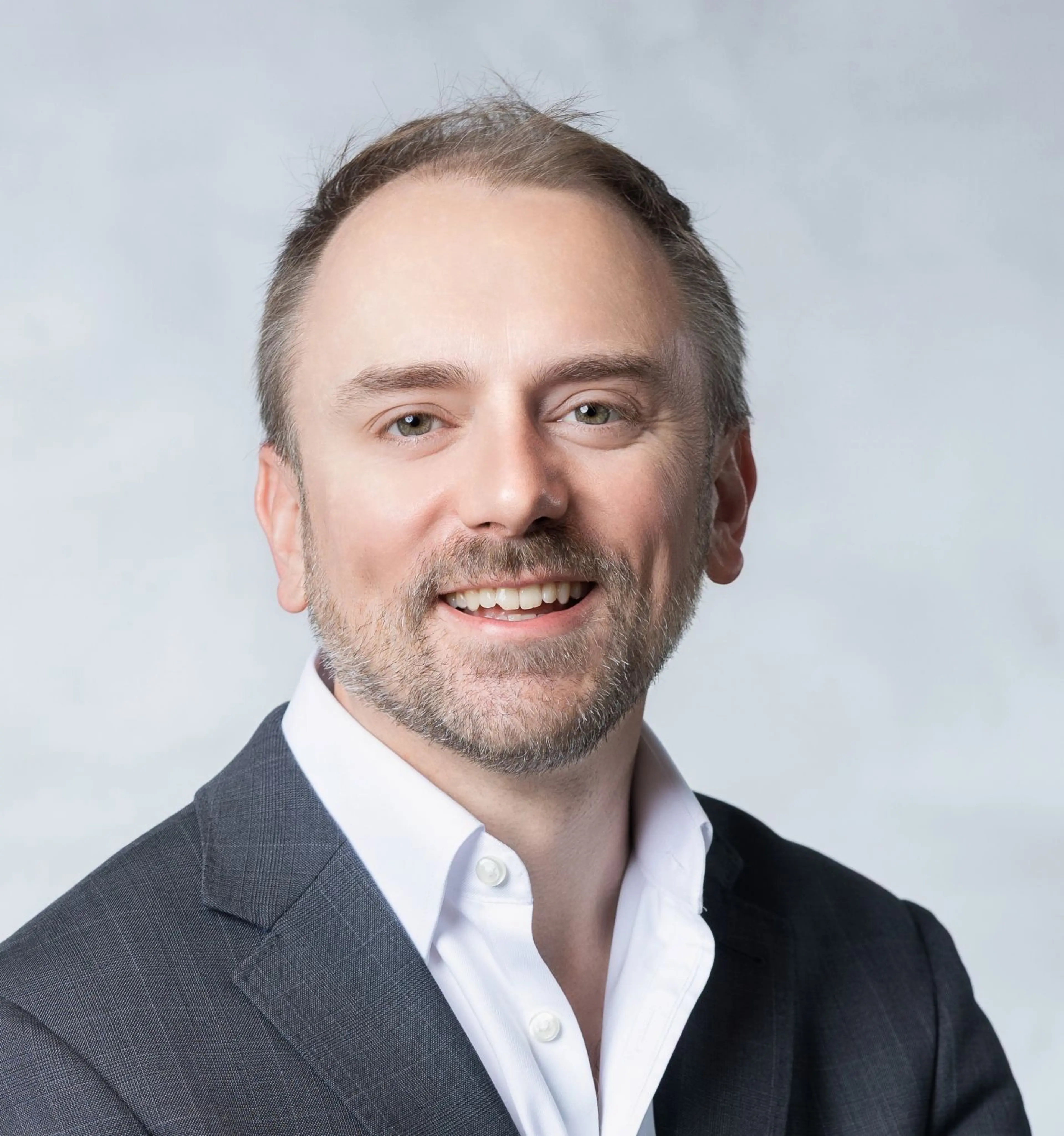headshot of Ross Mitchell