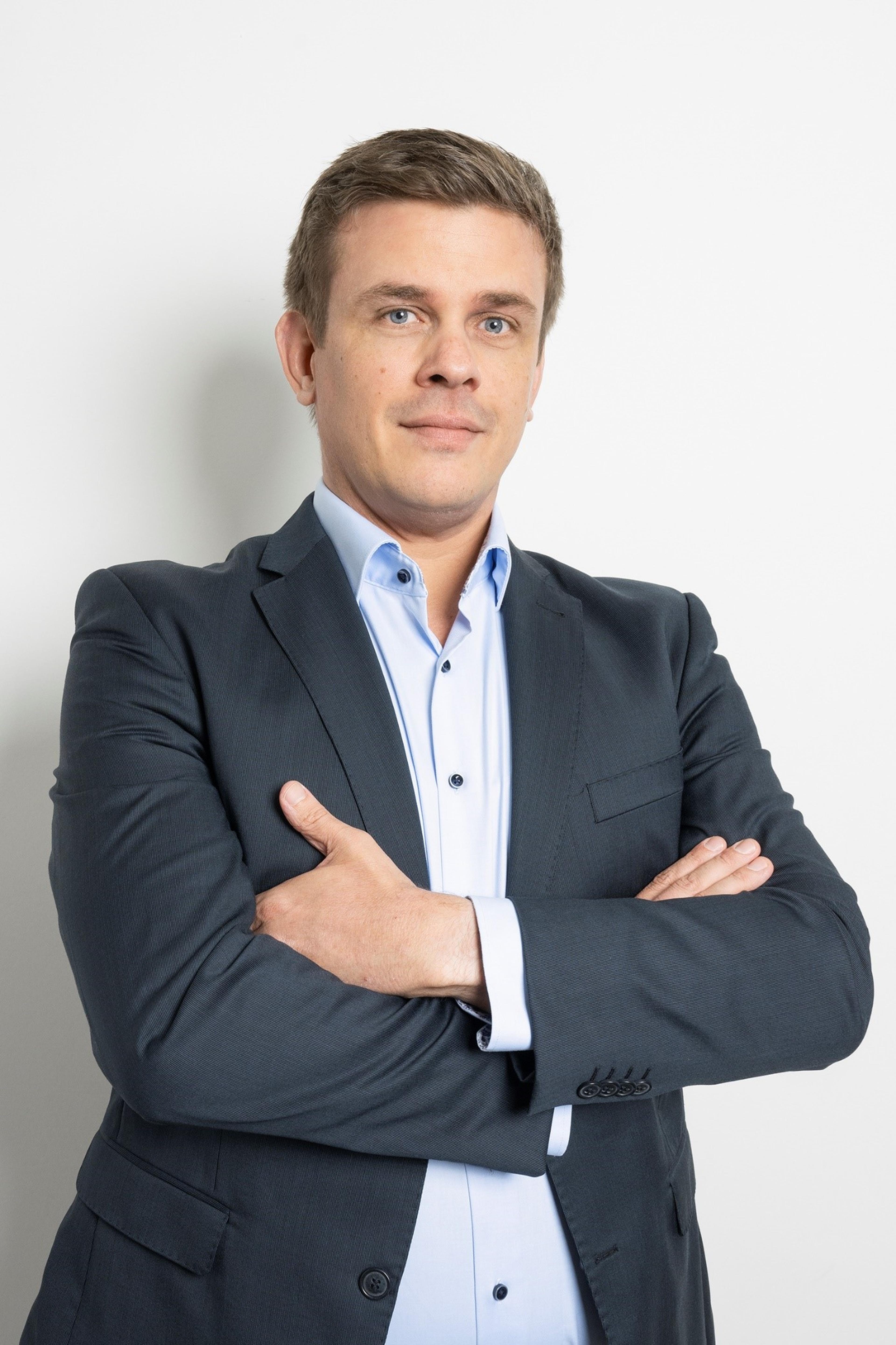 headshot of Thierry Burnens