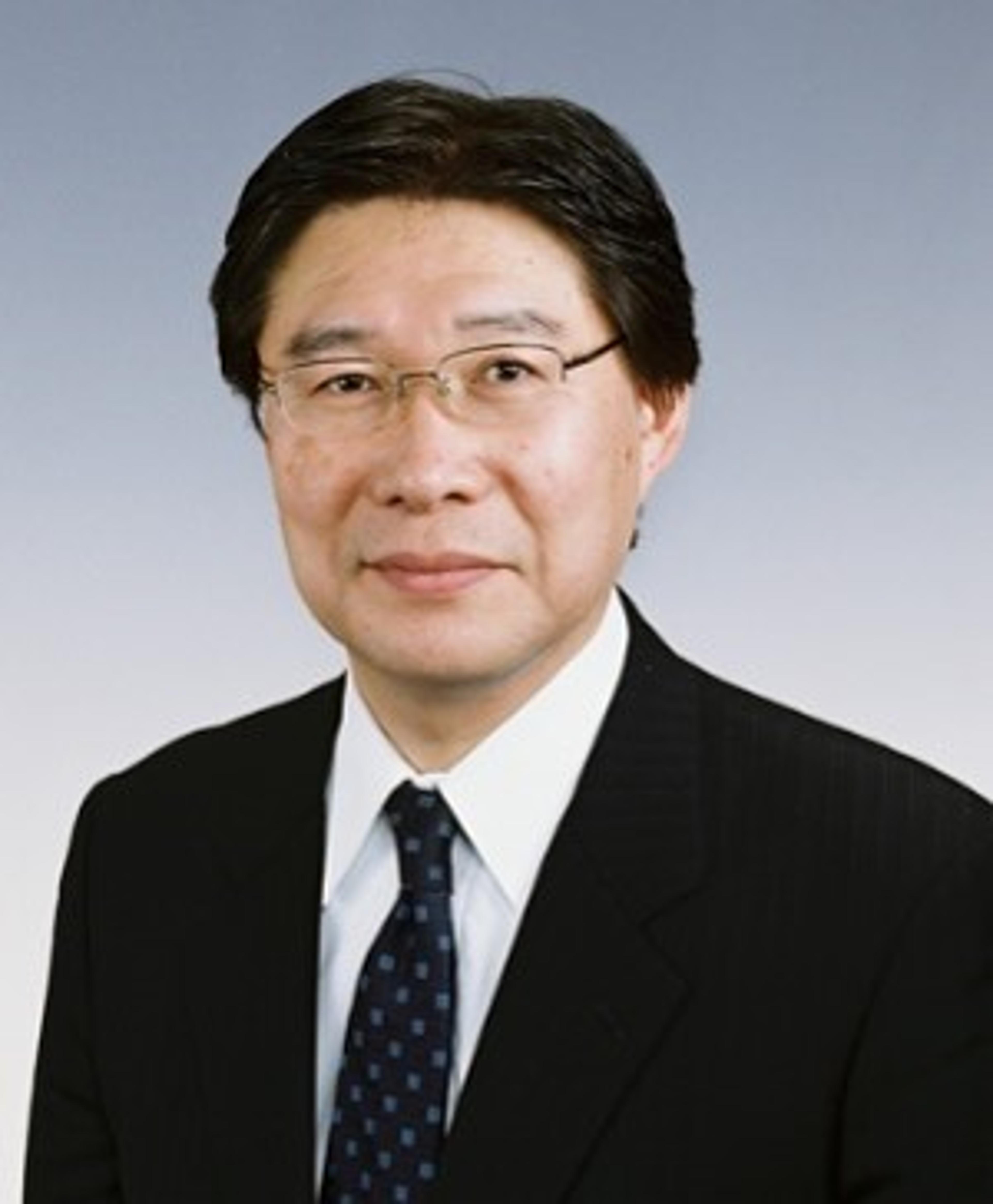 headshot of Satoru Tezuka