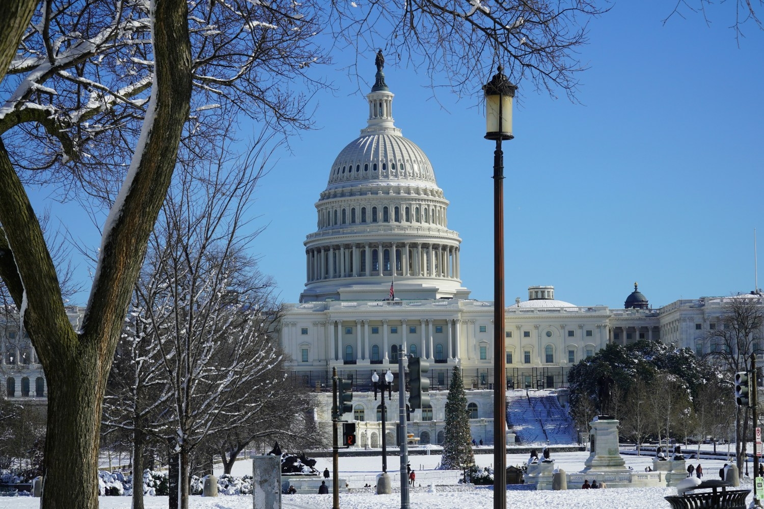 snowy-capitol-building-US-052124.jpg