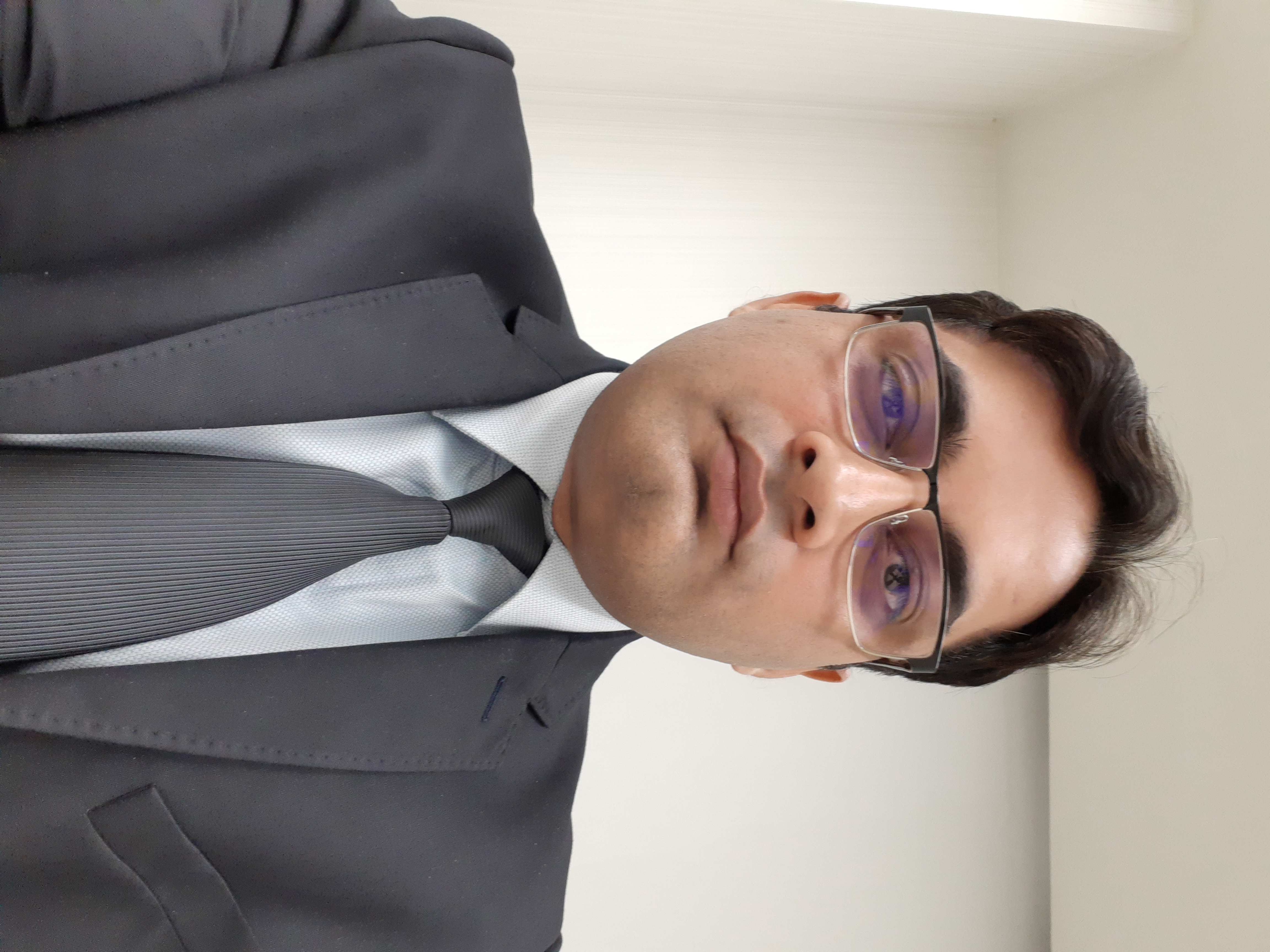 headshot of Vivek Kumar