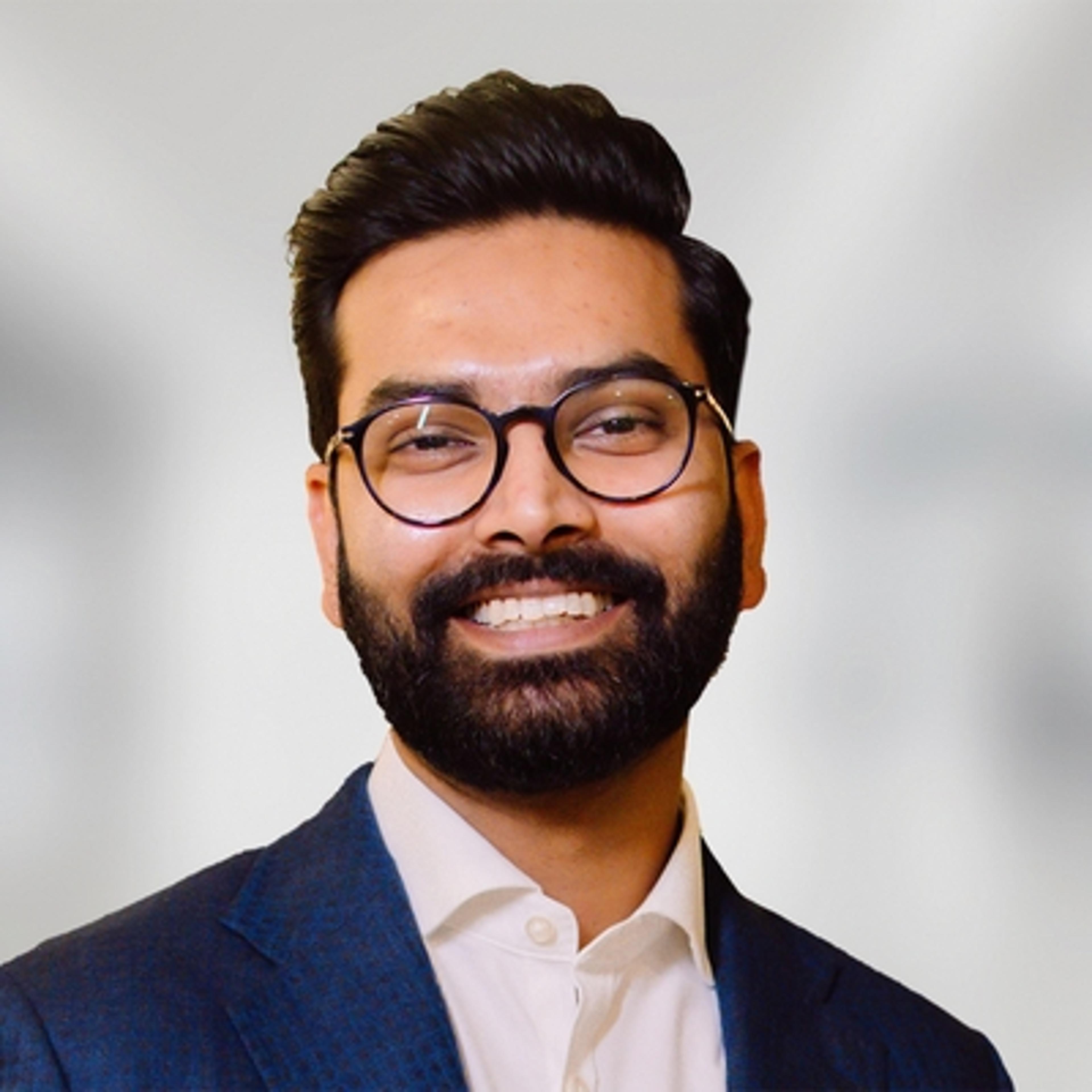 headshot of Arnav Joshi