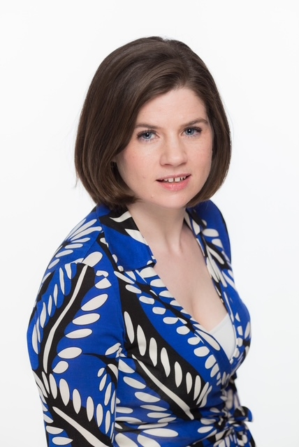 headshot of Grainne Ni Ghuidhir