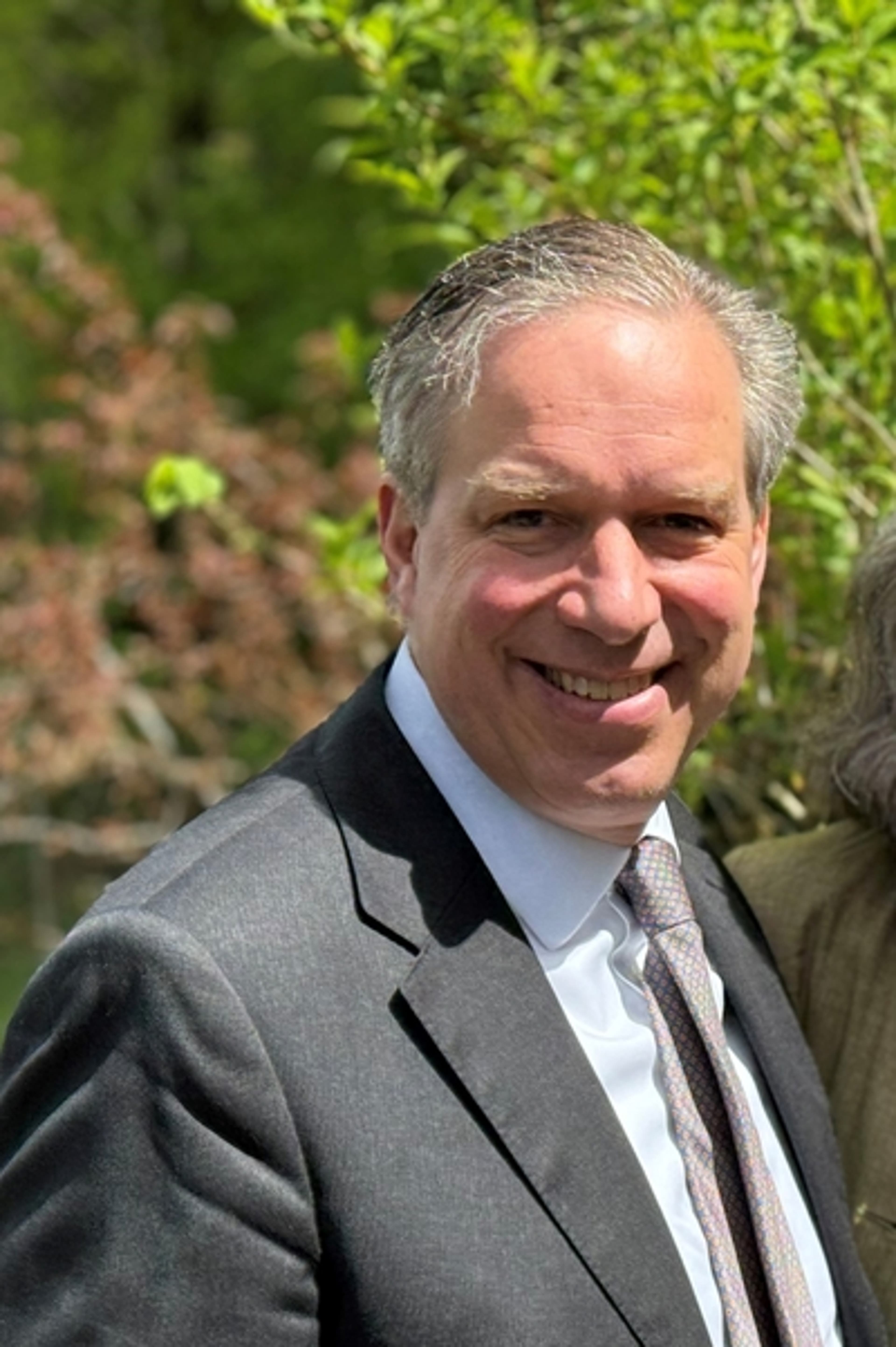 headshot of Oliver Draf