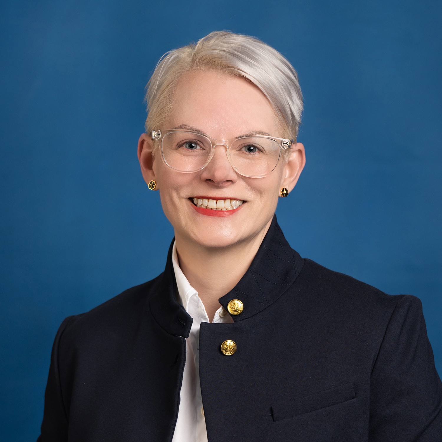 headshot of Deanna DiCarlantonio
