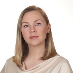 headshot of Natalie Farmer