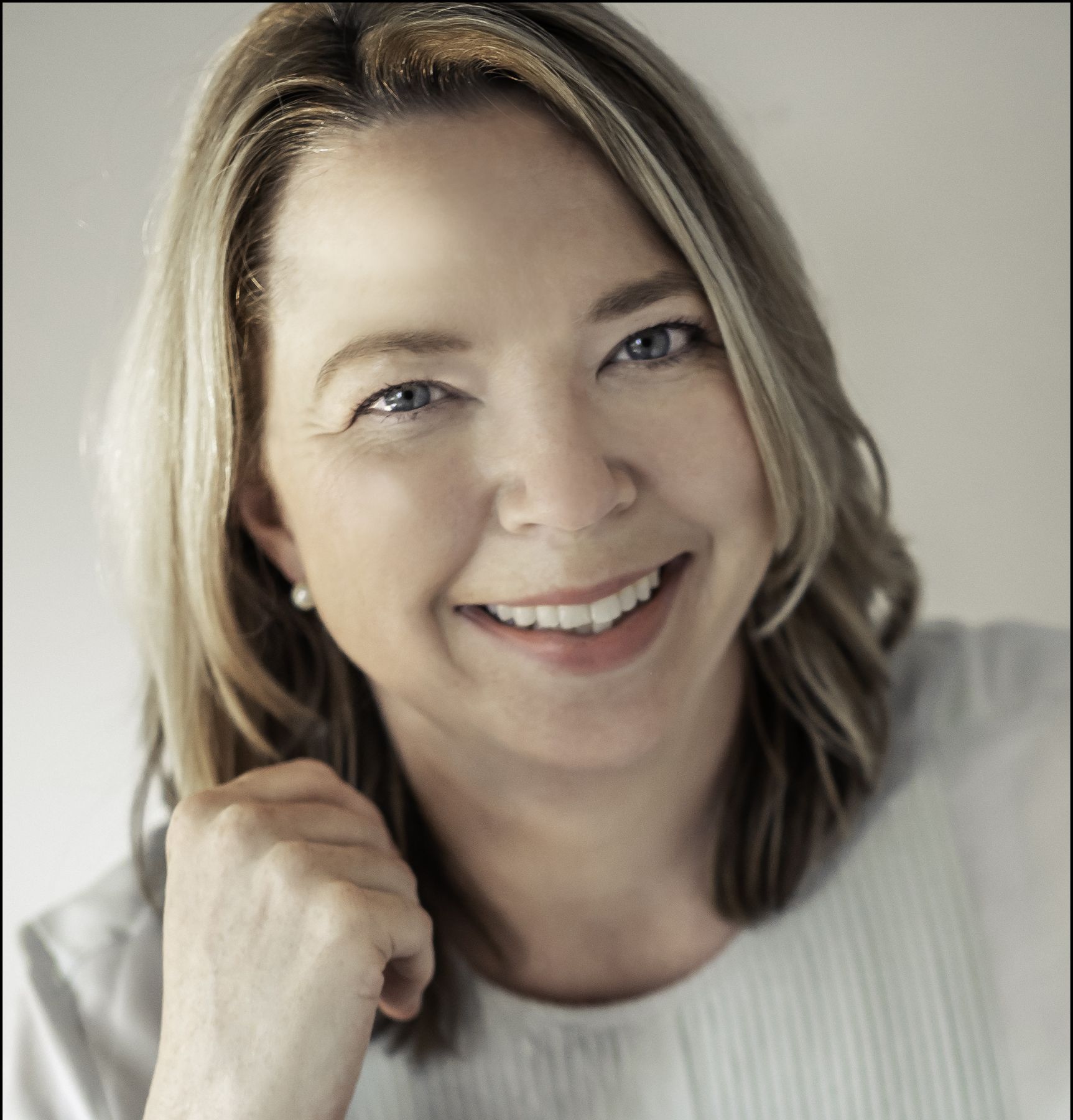 headshot of Angela Dunbar