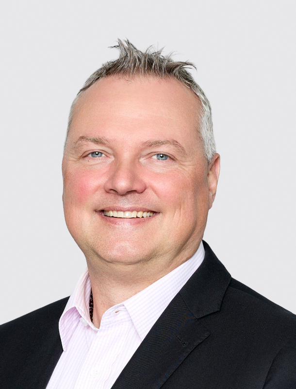 headshot of Alexander Rau