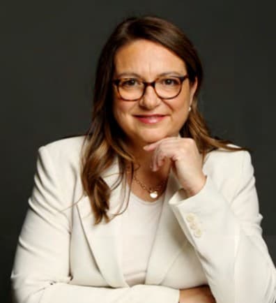 headshot of Lise Girard