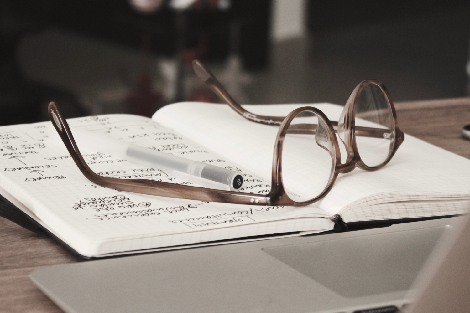 research-notes-glasses-education-12424.jpg
