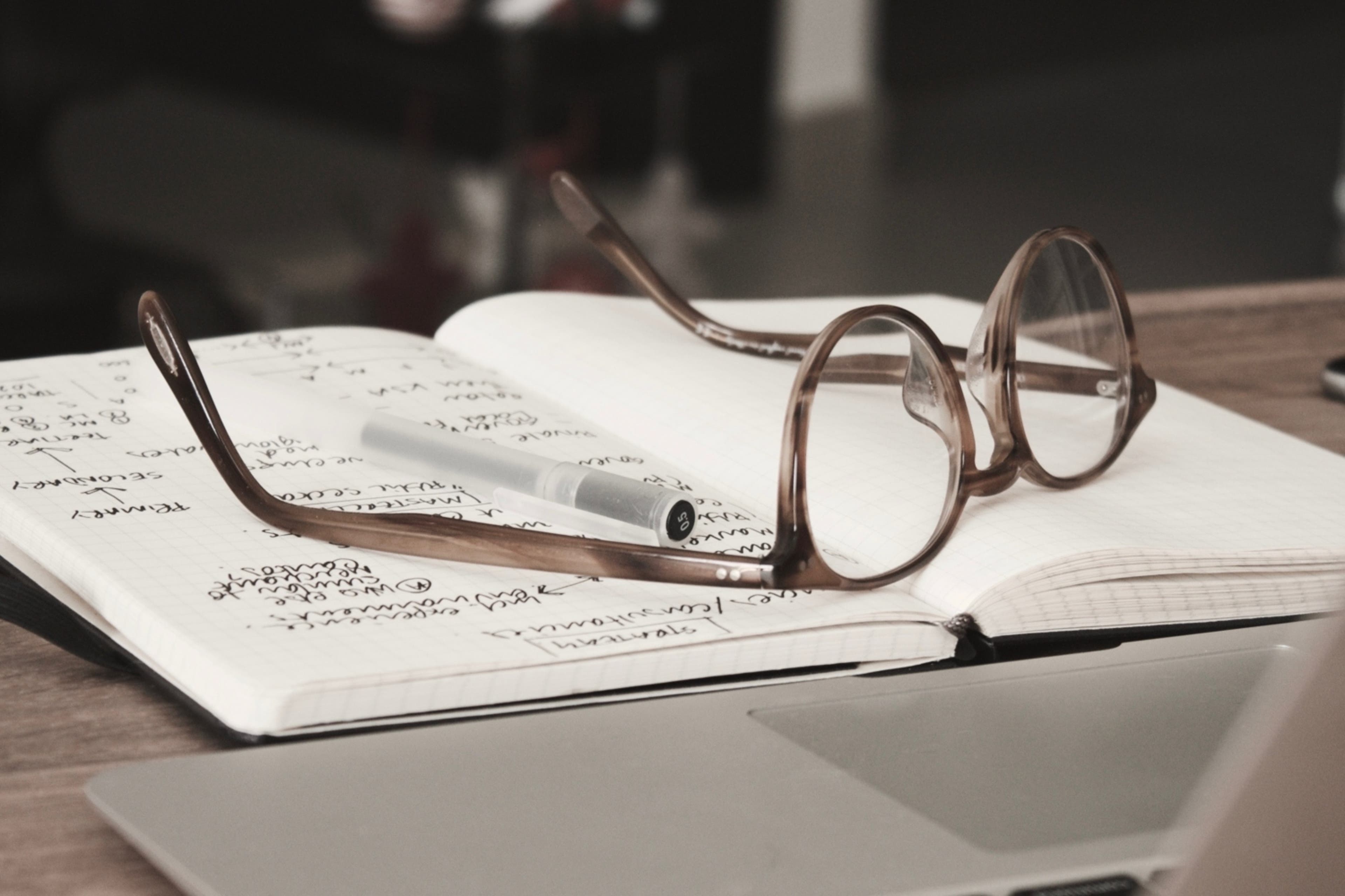 research-notes-glasses-education-12424.jpg