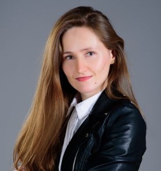 headshot of Magdalena Serafin