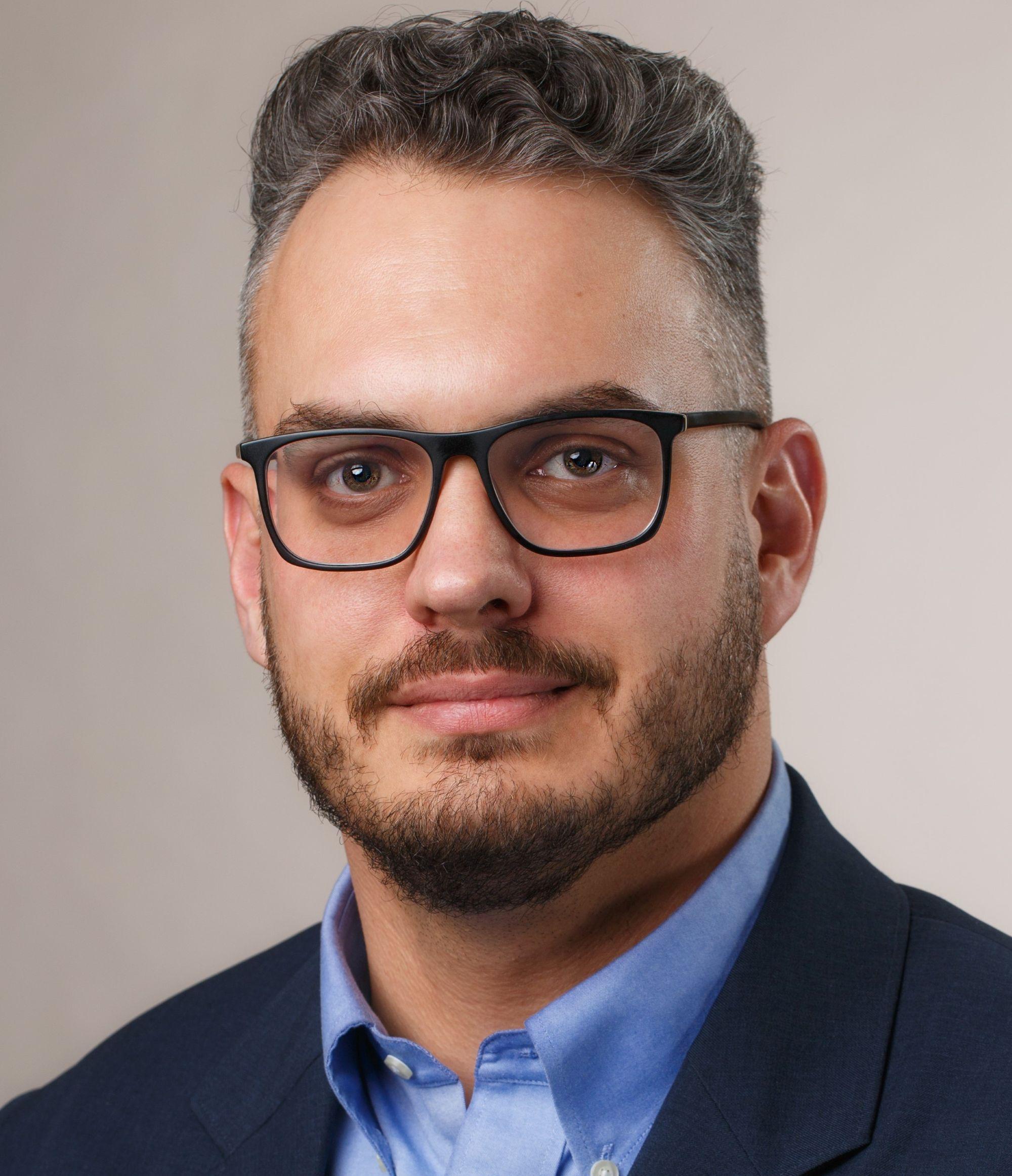 headshot of Vance Lockton