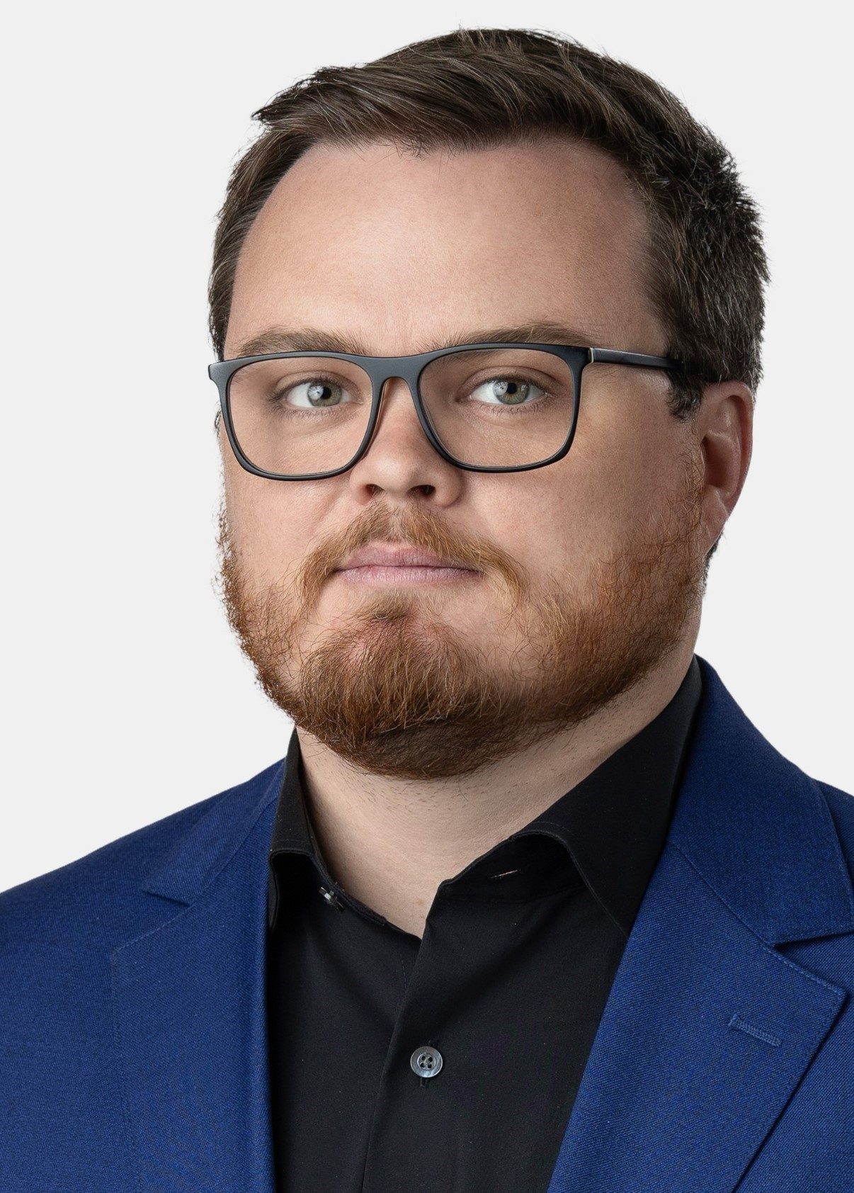 headshot of Tyler Thompson