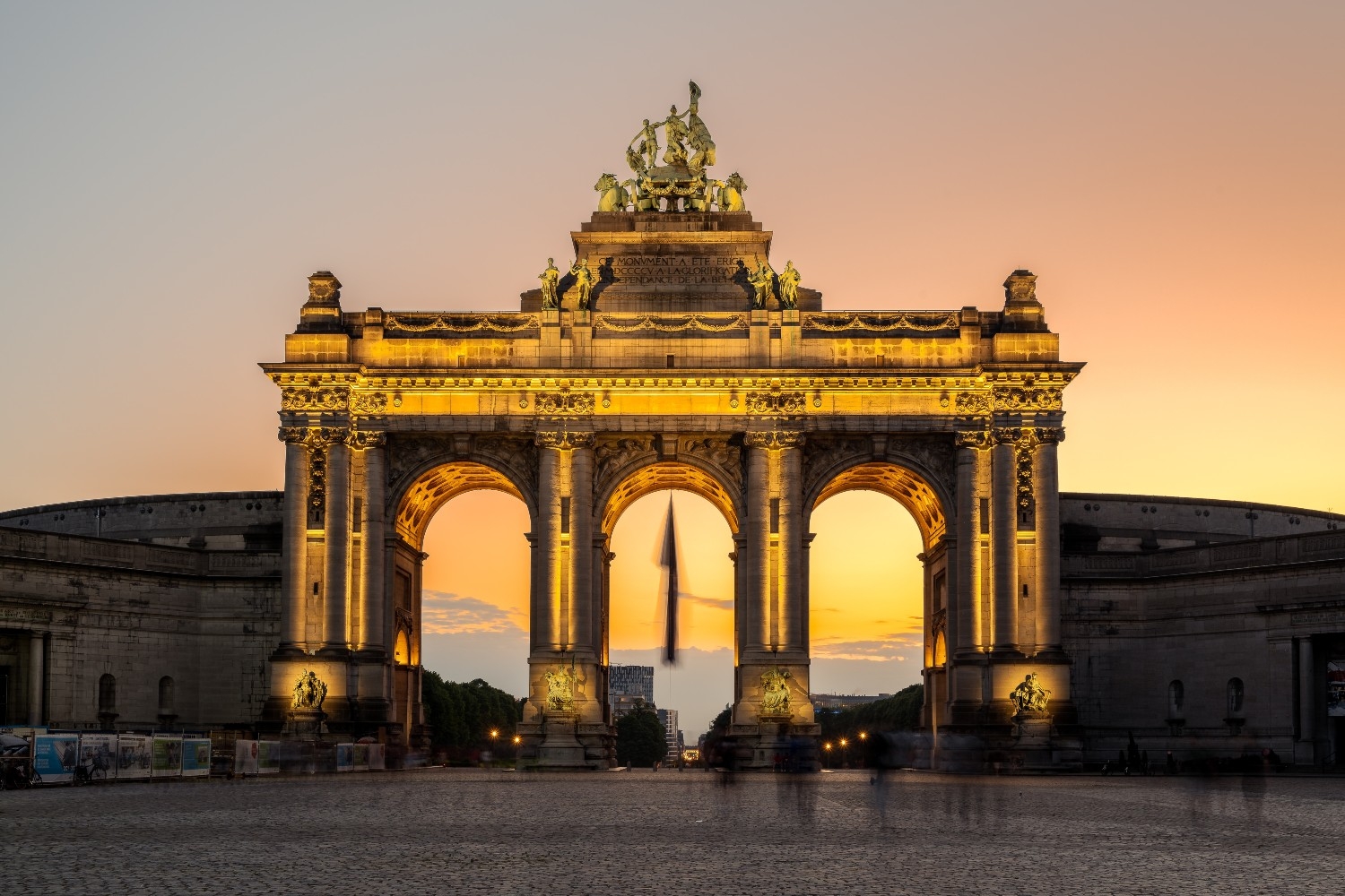 brussels-arch-sunset-viewfrombrussels-101223.jpg
