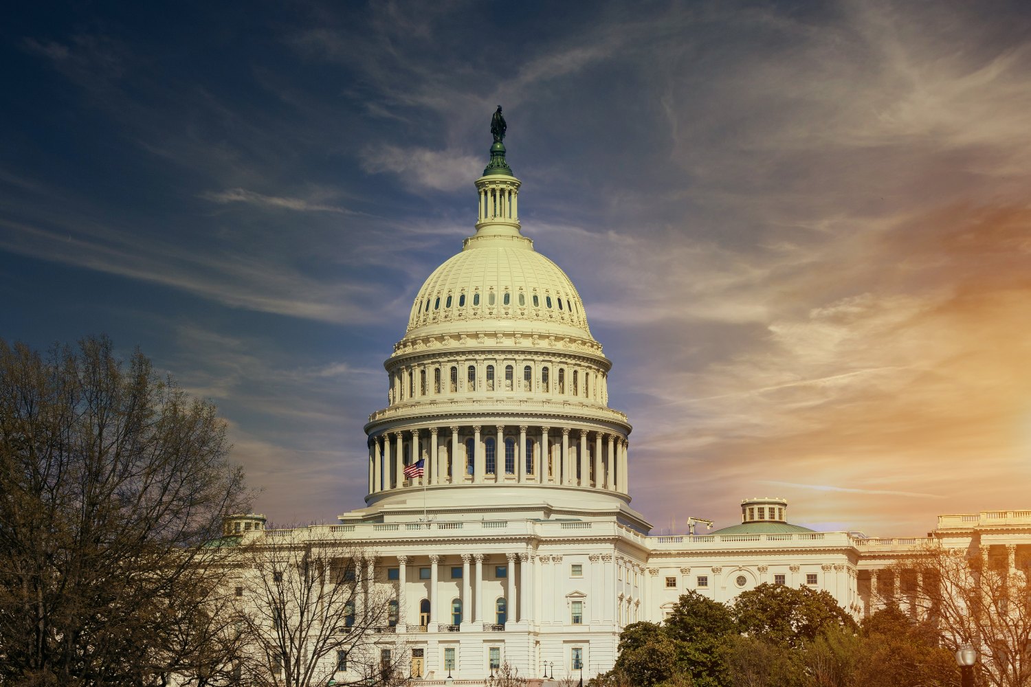 sunset-capitol-building-us-07012572.jpg