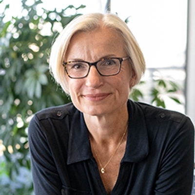 headshot of Kate Jones