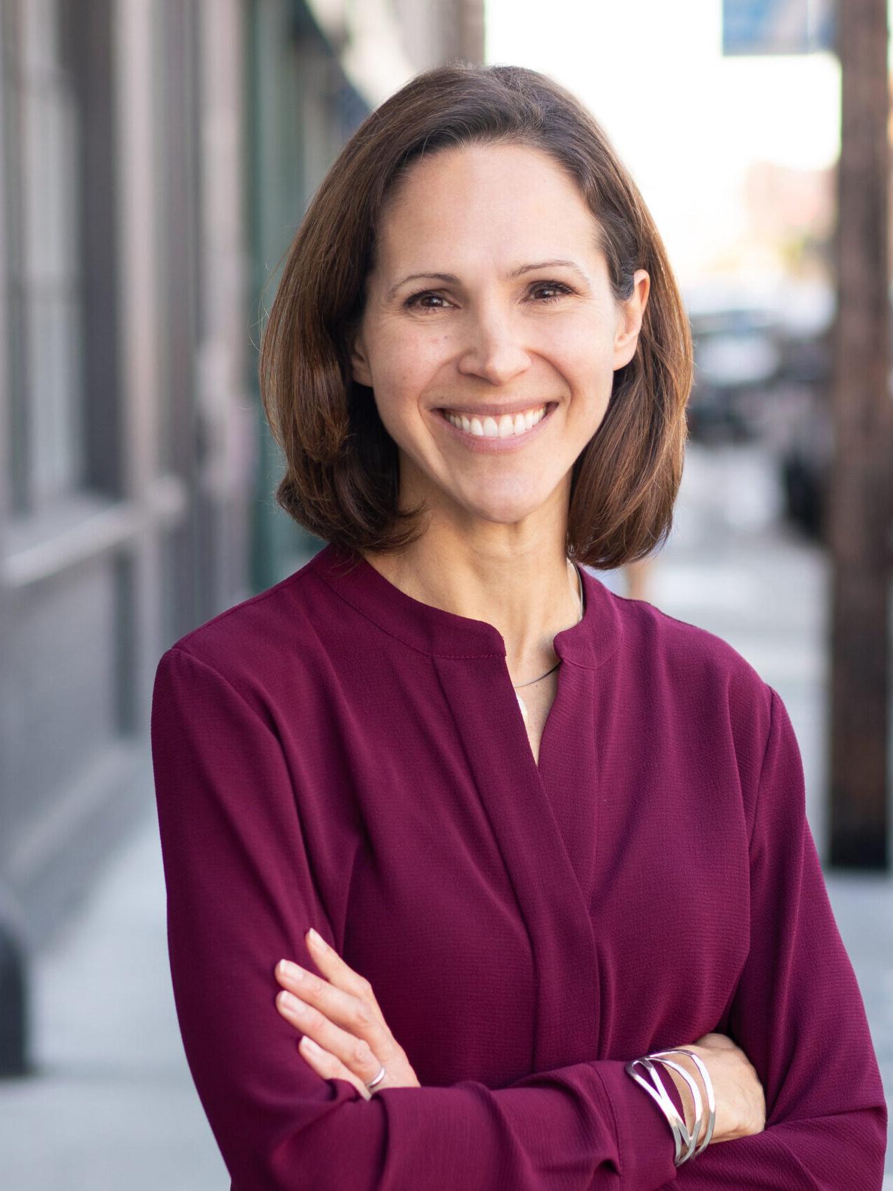 headshot of Alissa Starzak