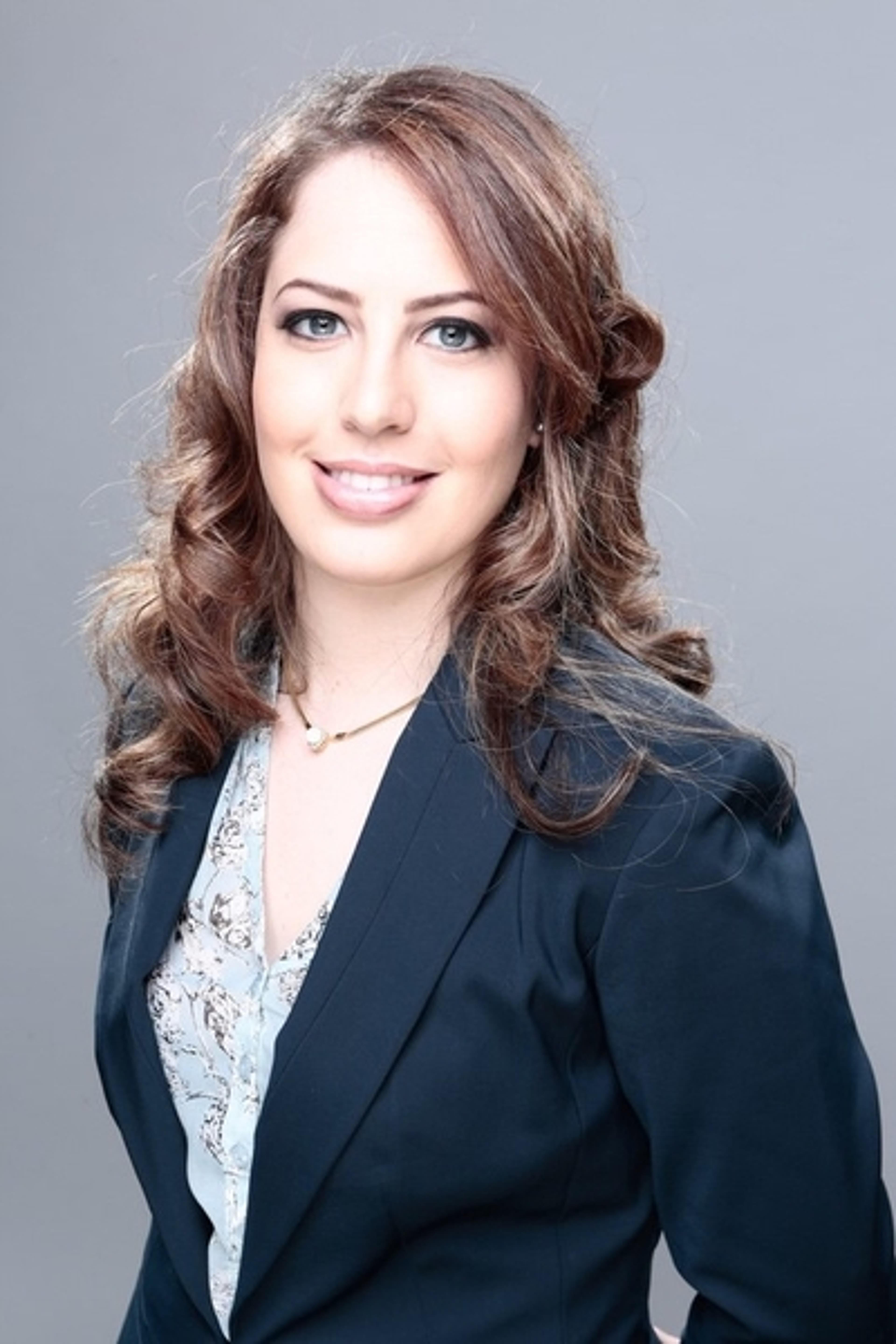 headshot of Dana Grunwald